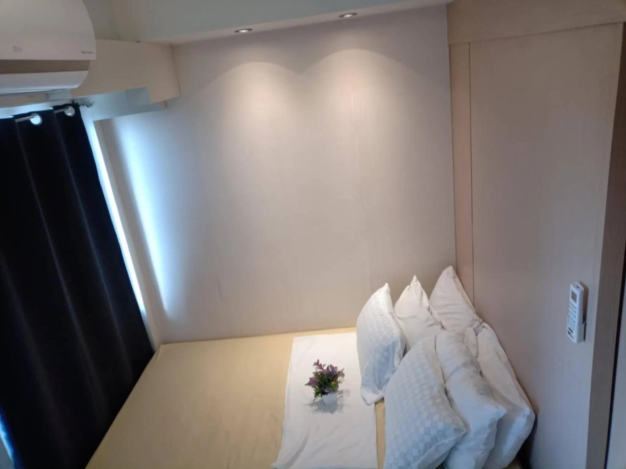 Bed in Tagaytay Wind Residences