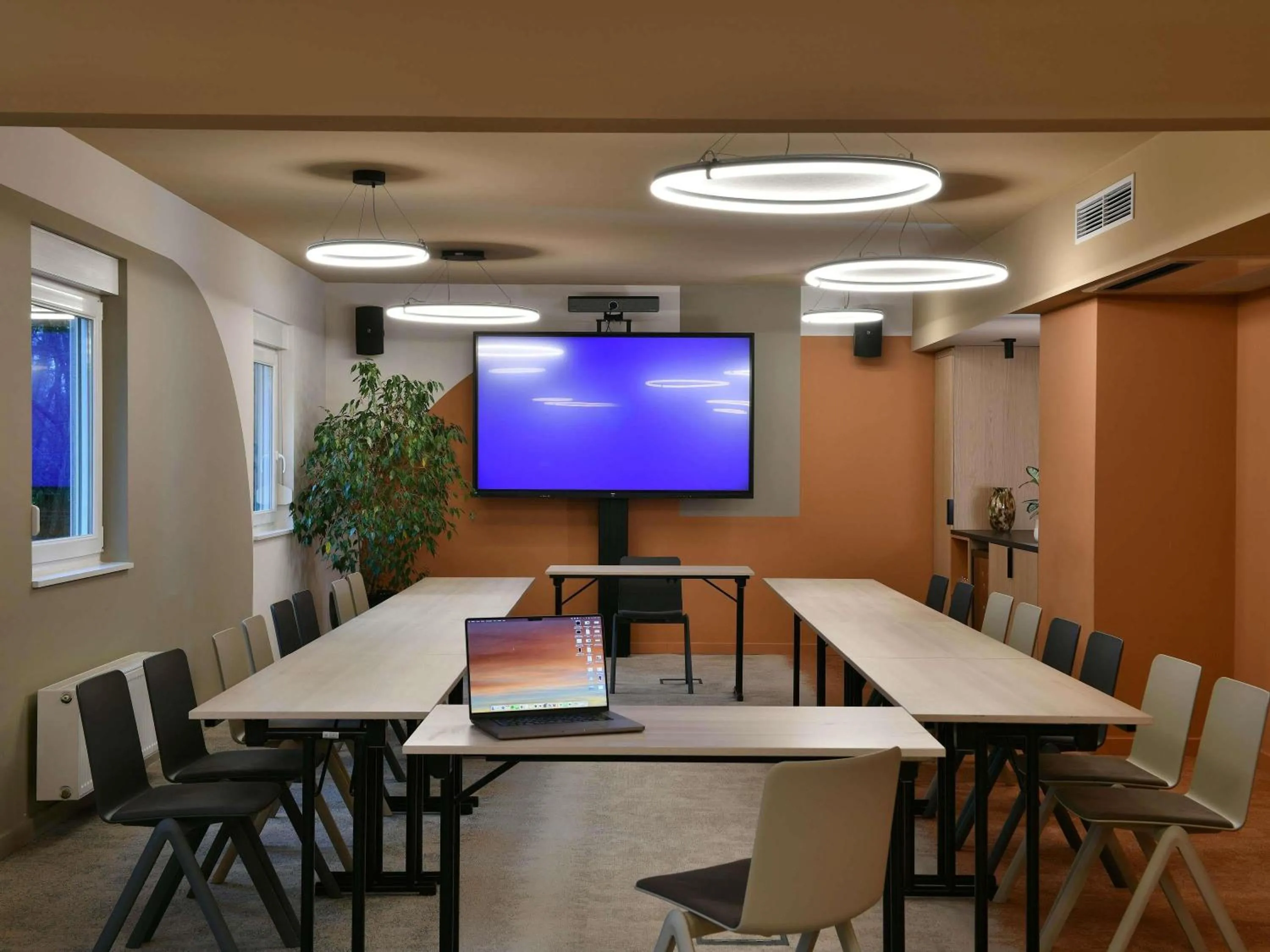 Meeting/conference room in Ibis Styles Charleroi Airport Aero 44