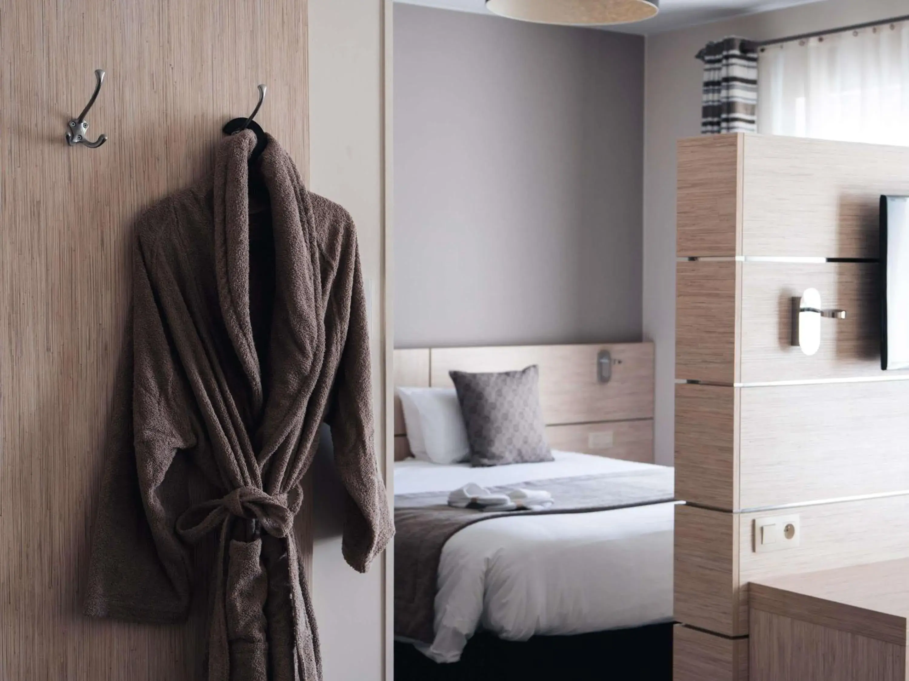 Superior King Room with Sofa Bed in Ibis Styles Charleroi Airport Aero 44 Superior King Room with Sofa Bed in Ibis Styles Charleroi Airport Aero 44