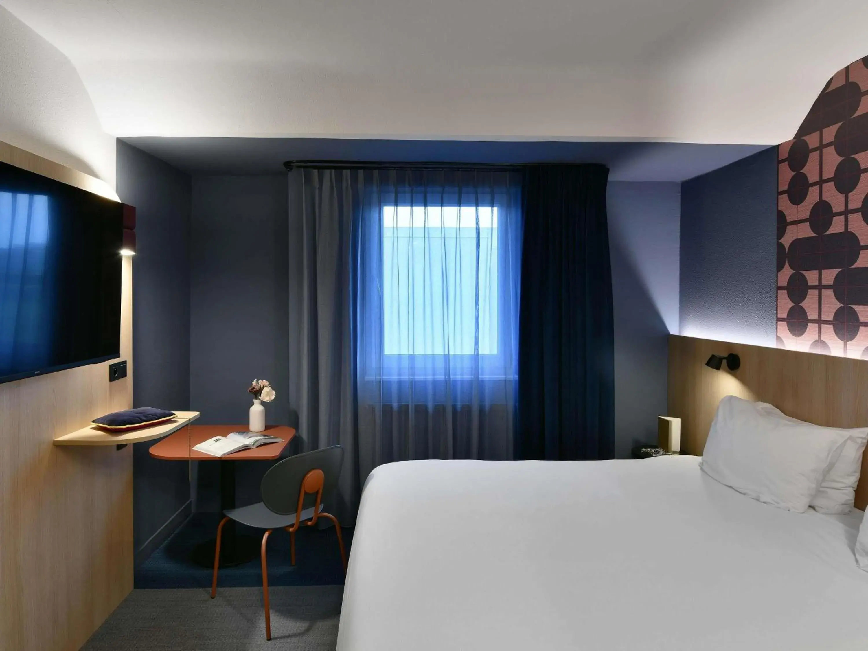 Bedroom, Bed in Ibis Styles Charleroi Airport Aero 44 Bedroom, Bed in Ibis Styles Charleroi Airport Aero 44