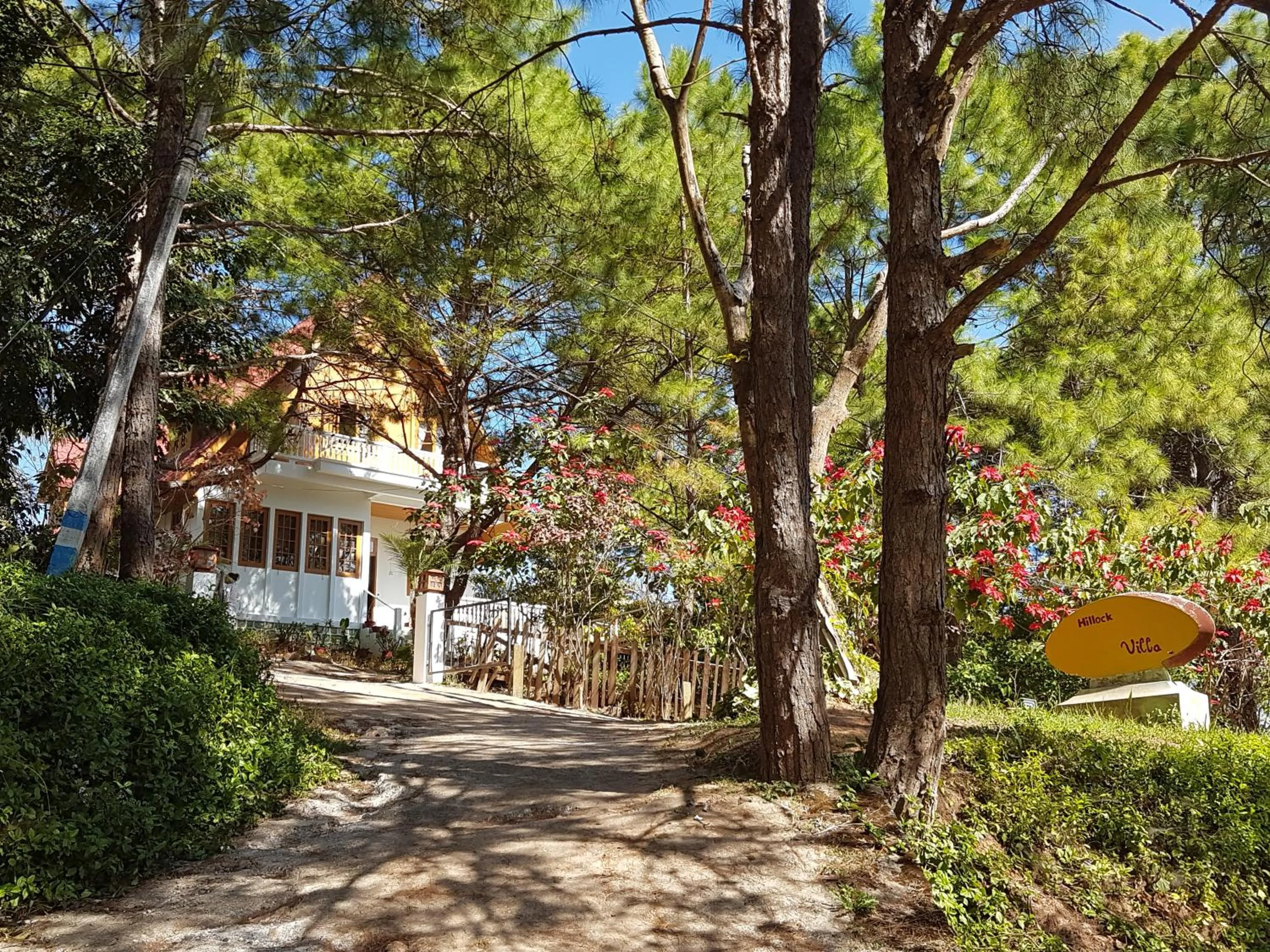 Facade/entrance in Hillock Villa