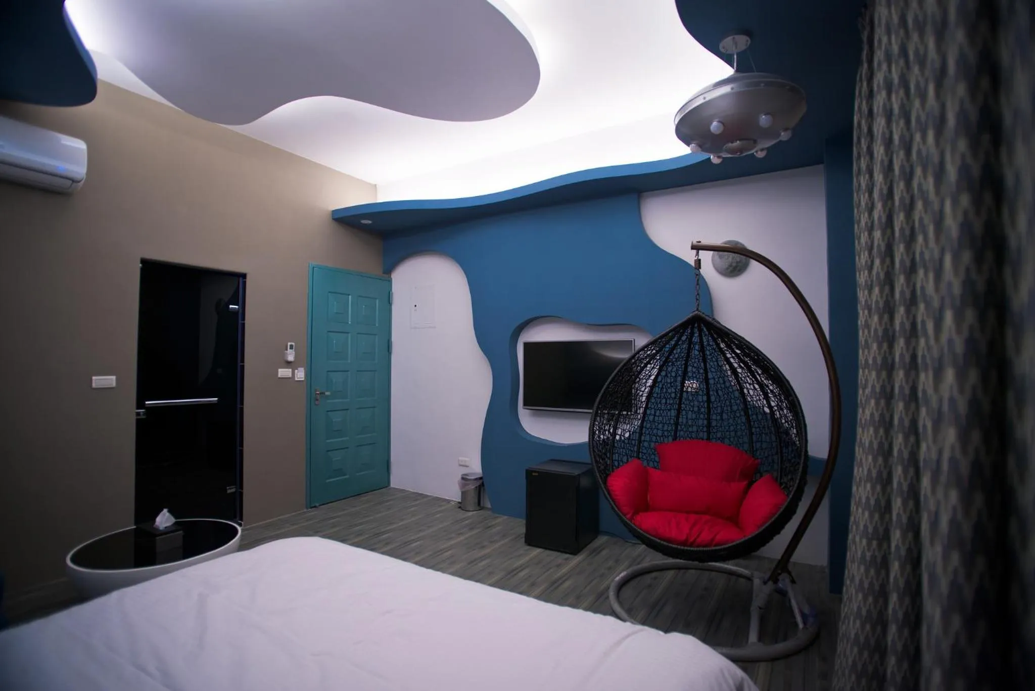 Photo of the whole room, Bed in Kaho Homestay II