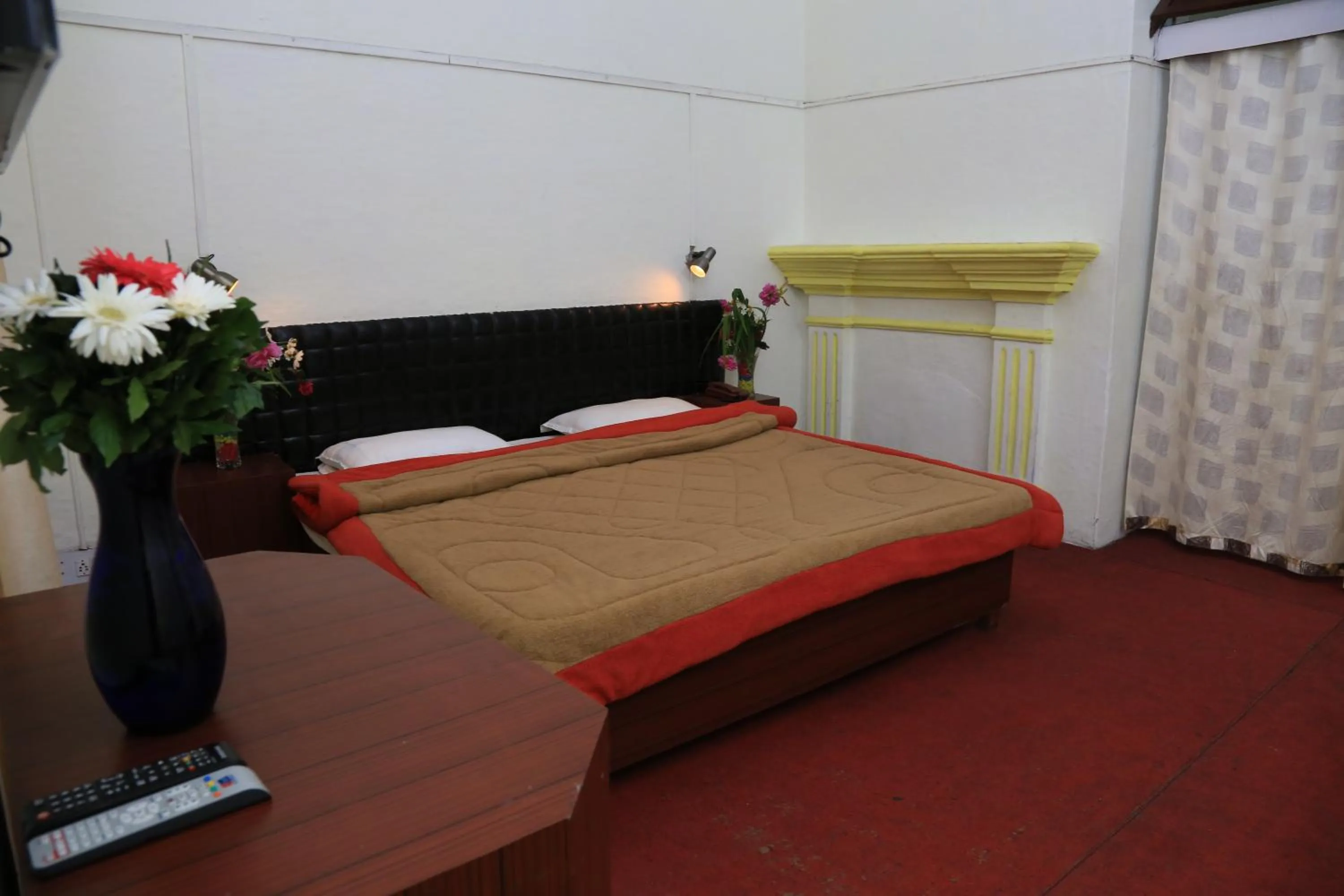 Bed in Prince Hotel Mallroad