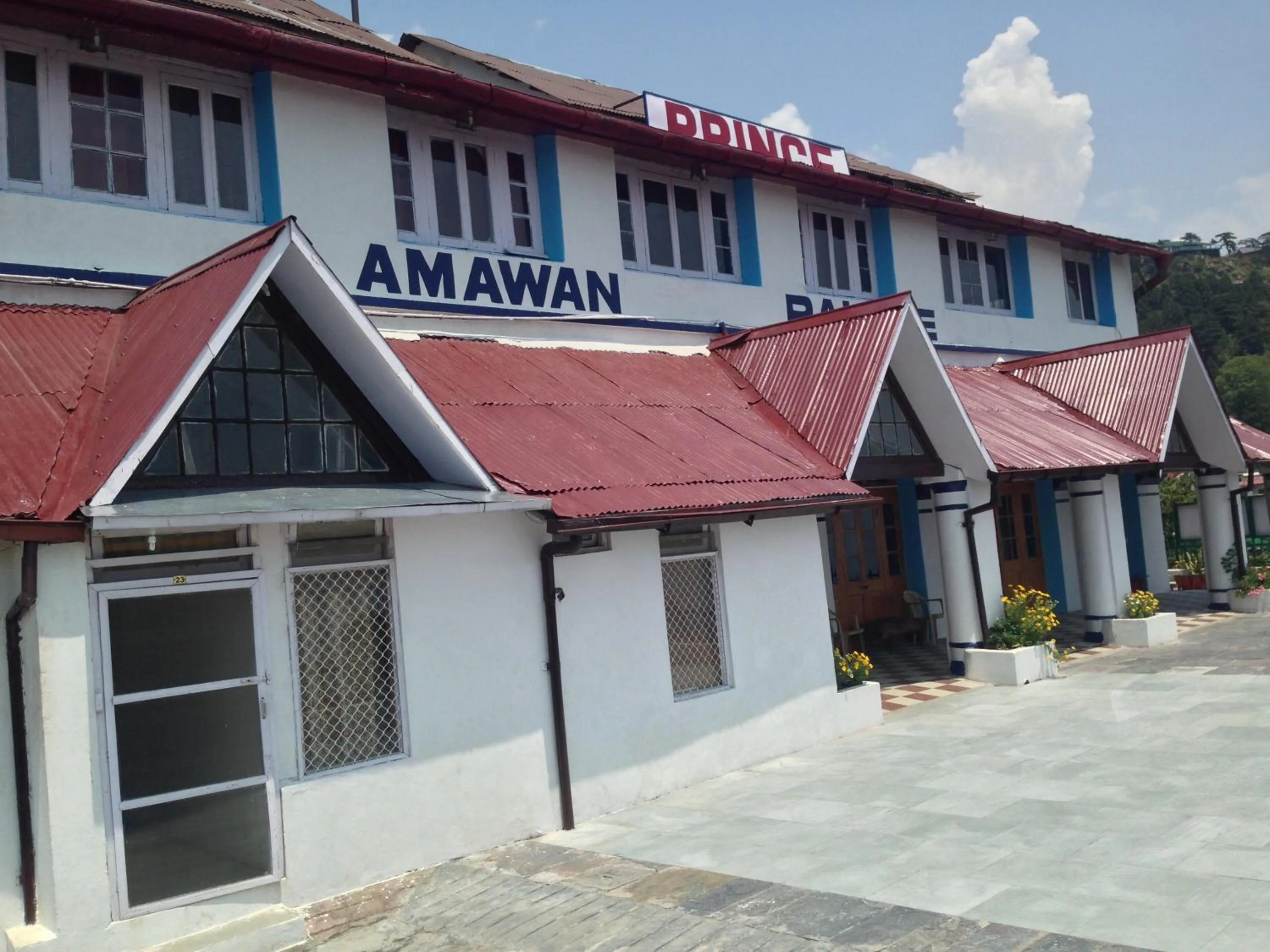 Property building in Prince Hotel Mallroad
