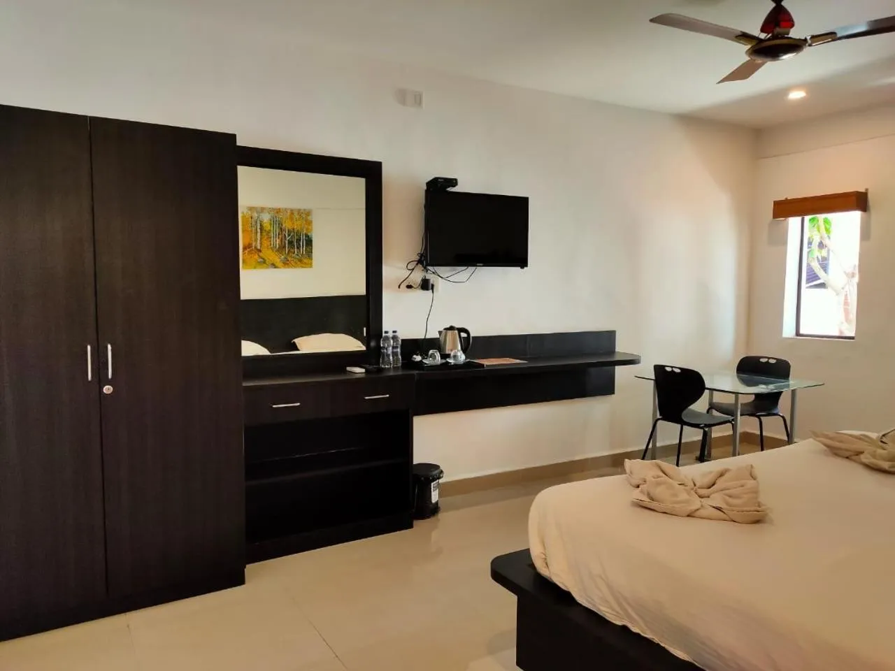 Bedroom, Bed in Mariaariose - "Melody of the Sea"