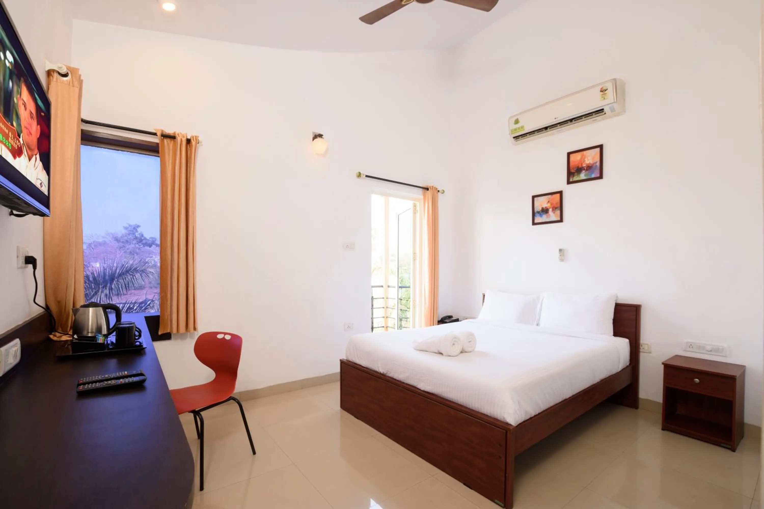 Photo of the whole room, Bed in Mariaariose - "Melody of the Sea"