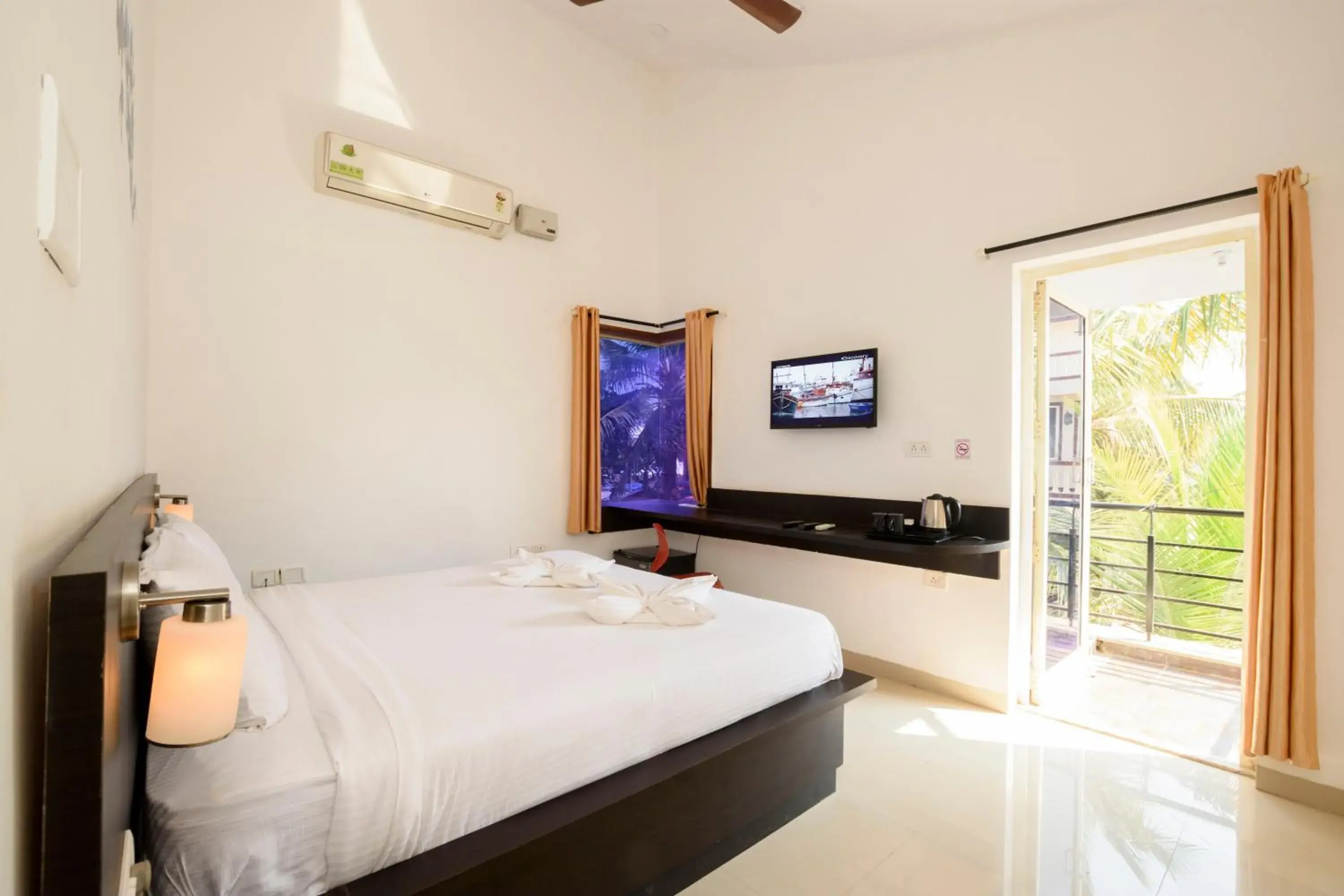 Photo of the whole room, Bed in Mariaariose - "Melody of the Sea" Photo of the whole room, Bed in Mariaariose - "Melody of the Sea"