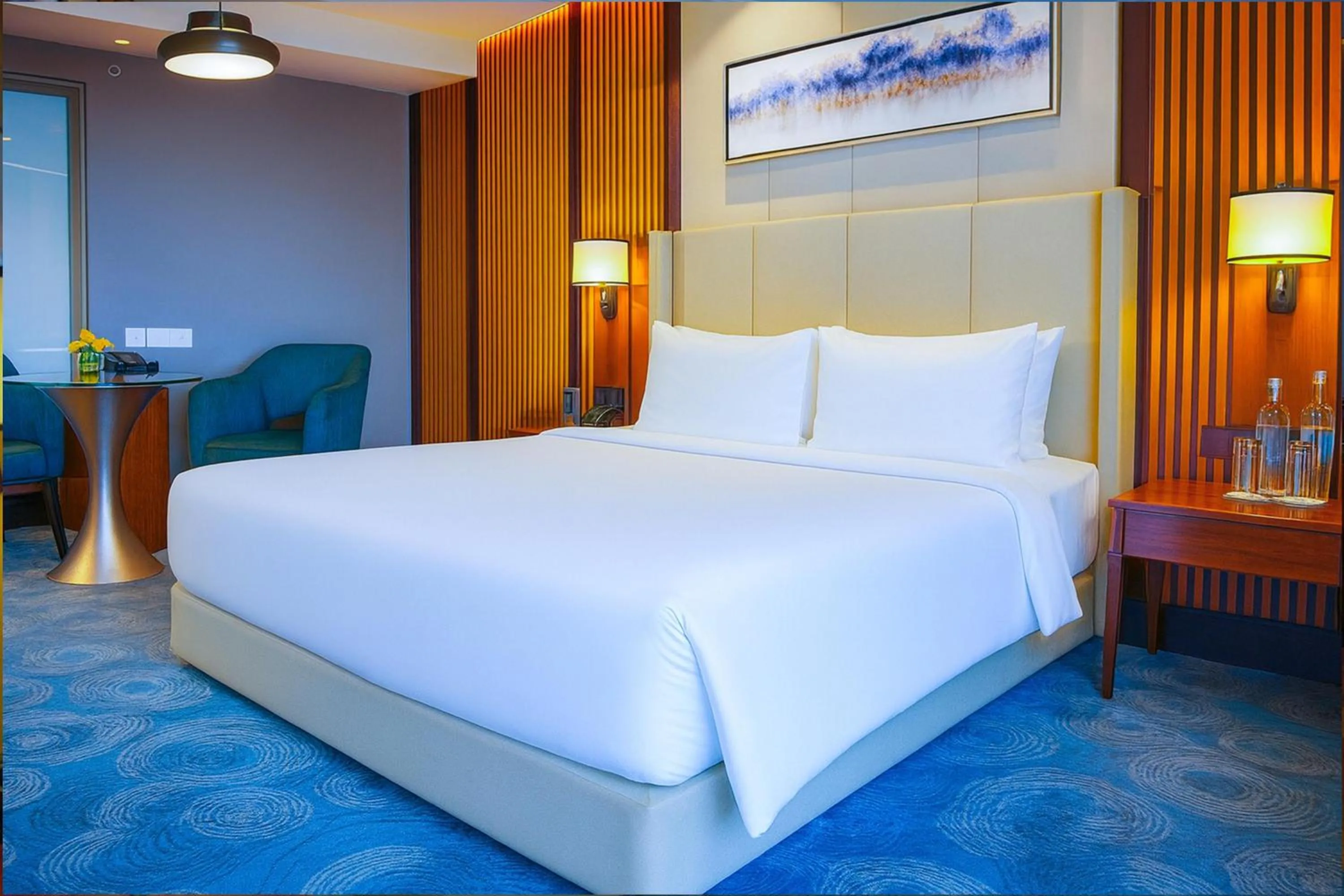 Bedroom, Bed in Radisson Blu Resort Dharamshala