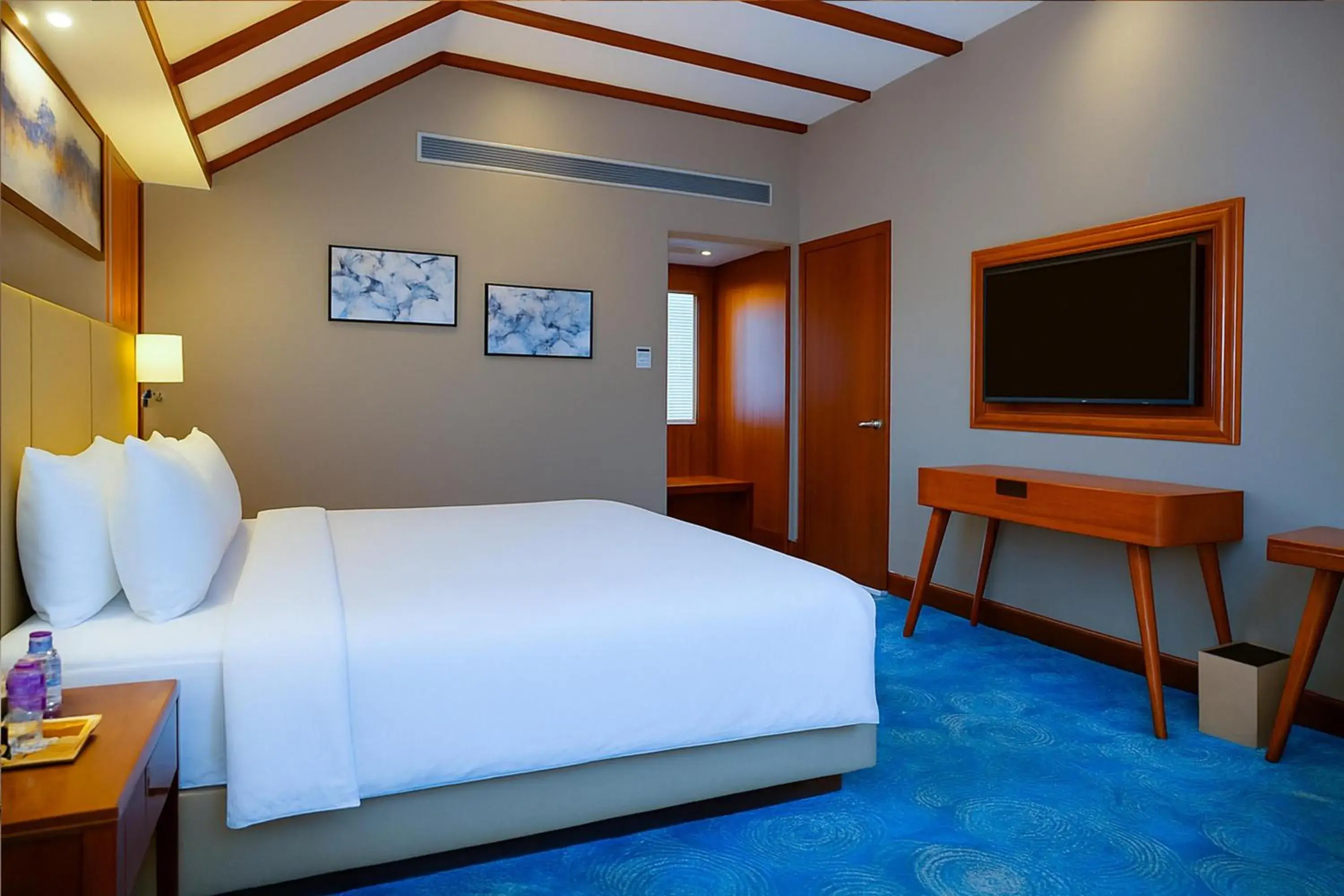 Bedroom, Bed in Radisson Blu Resort Dharamshala Bedroom, Bed in Radisson Blu Resort Dharamshala