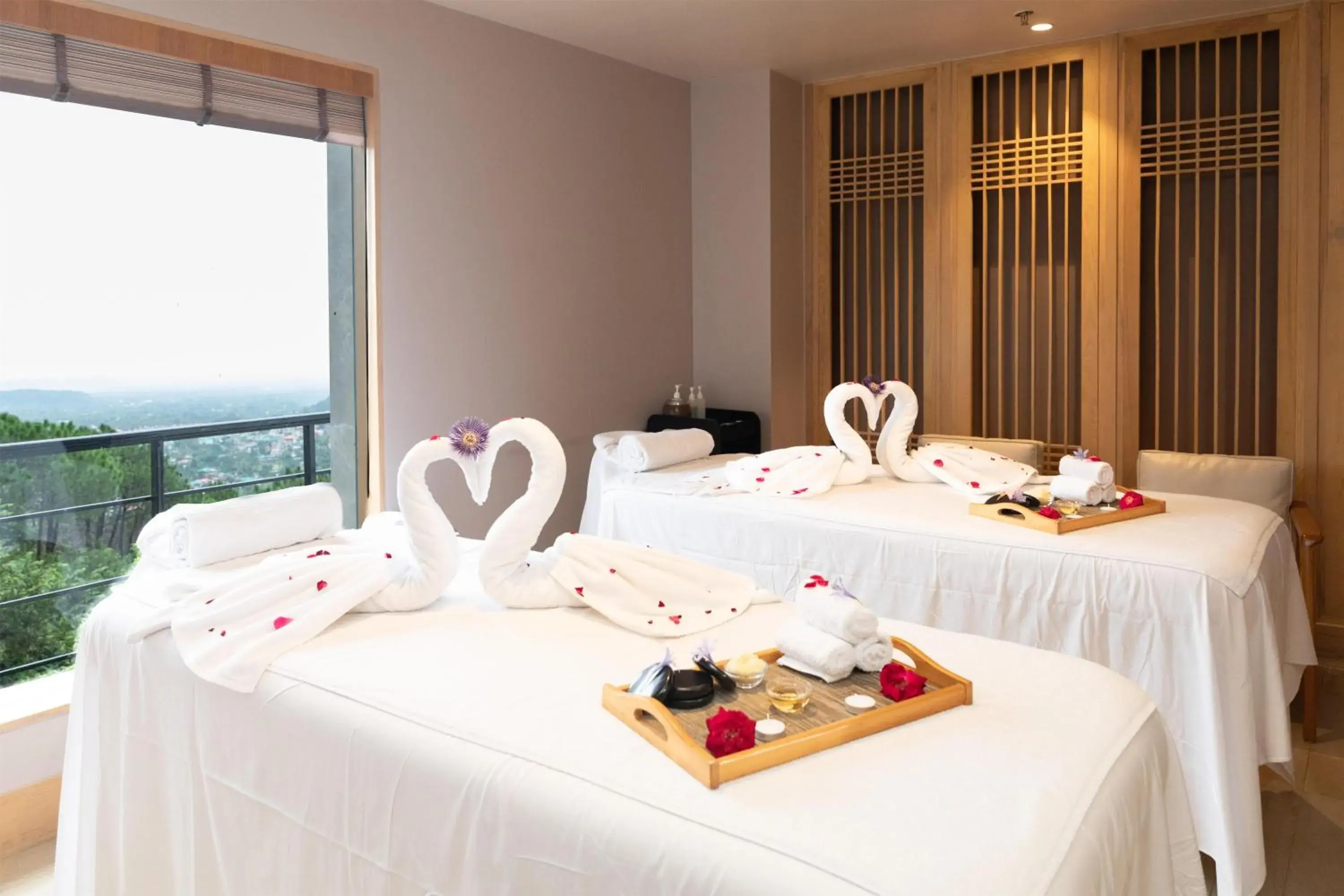 Spa and wellness centre/facilities, Bed in Radisson Blu Resort Dharamshala Spa and wellness centre/facilities, Bed in Radisson Blu Resort Dharamshala