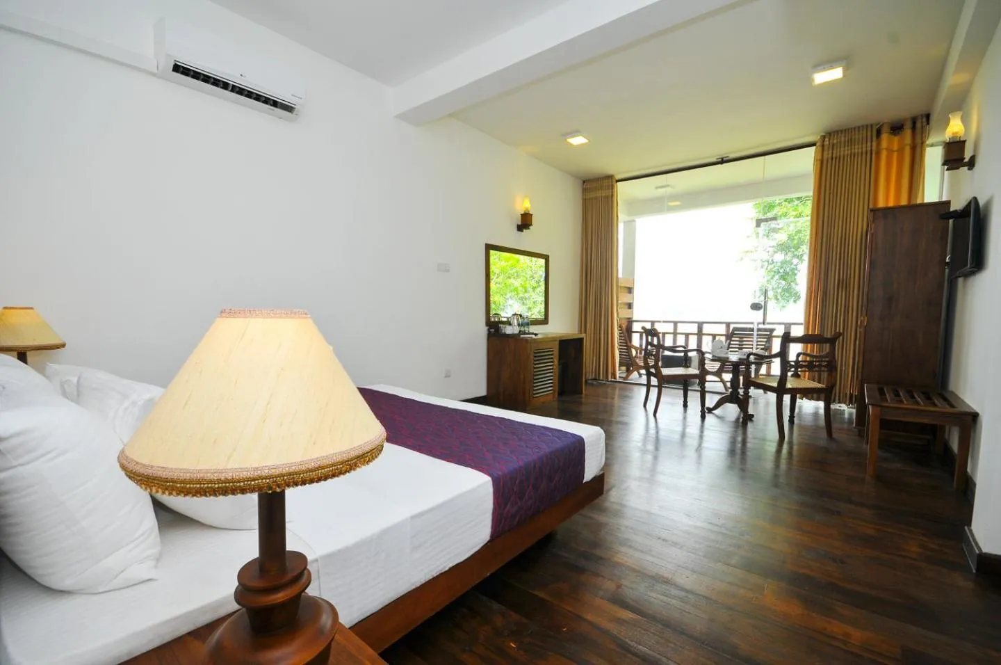 Bedroom in Yala Oga Reach Hotel