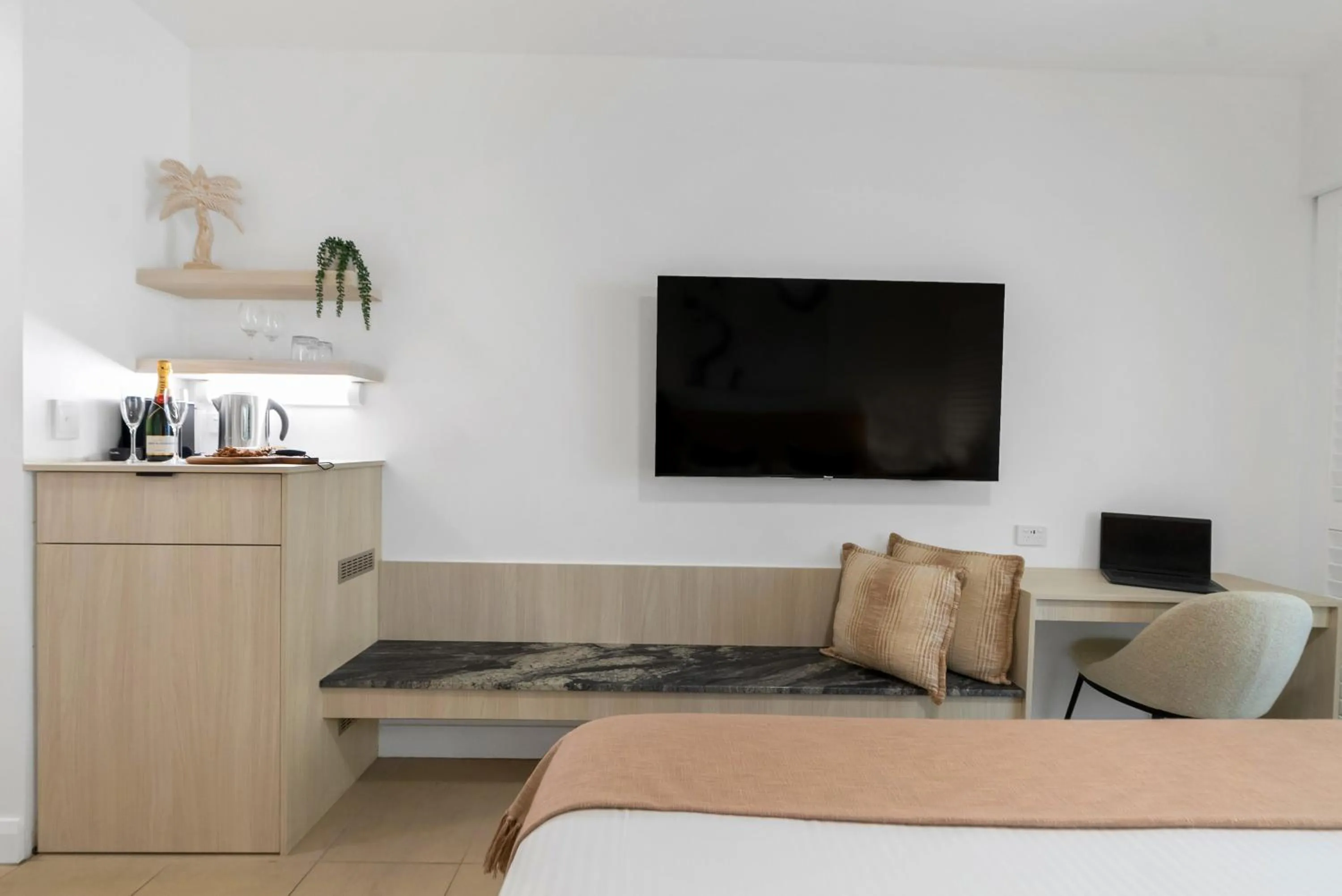 TV and multimedia, Bed in Elysium Private Apartments at Beach Club & Spa