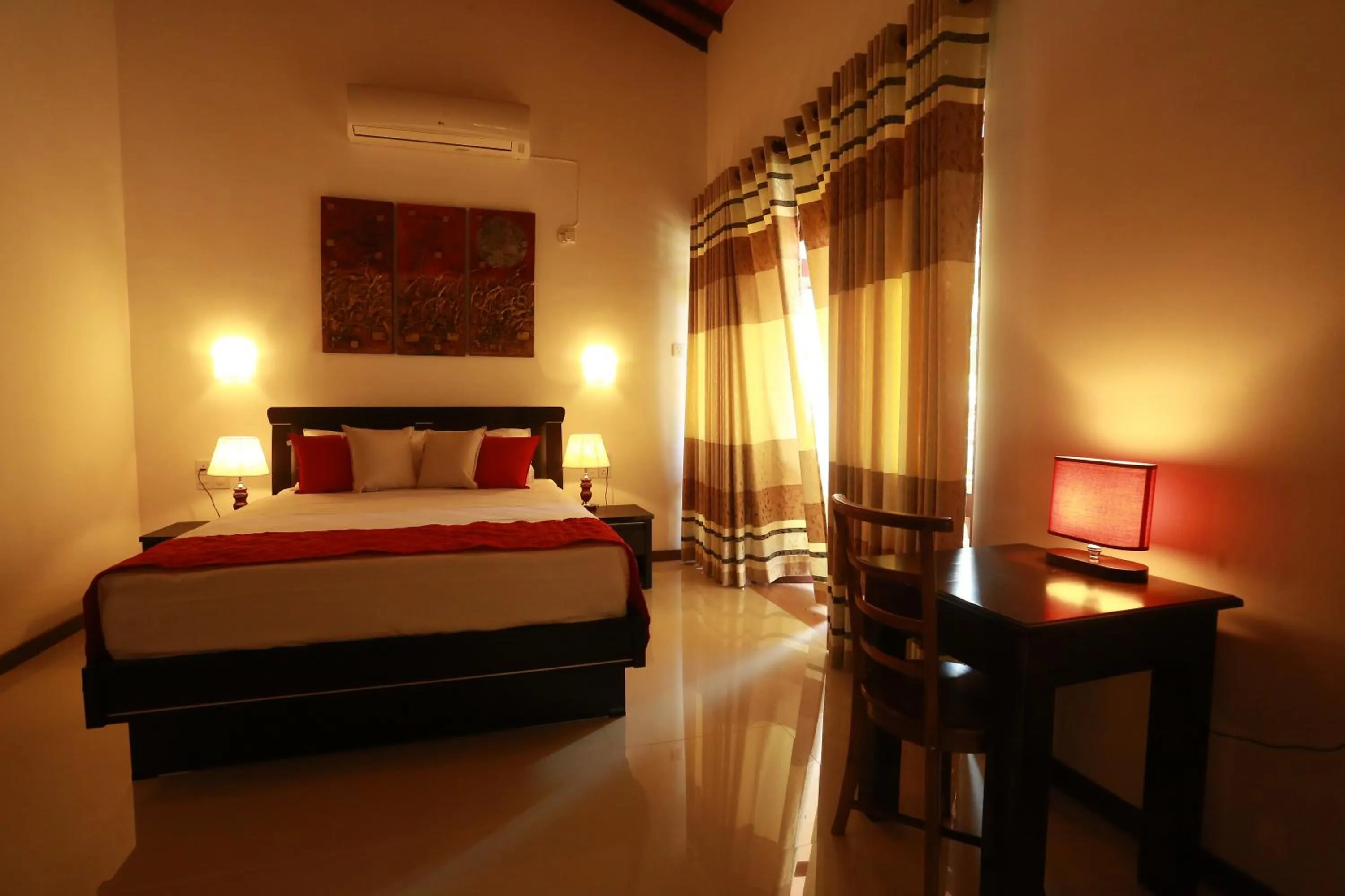 Bathroom, Bed in River Breeze Villa Bentota