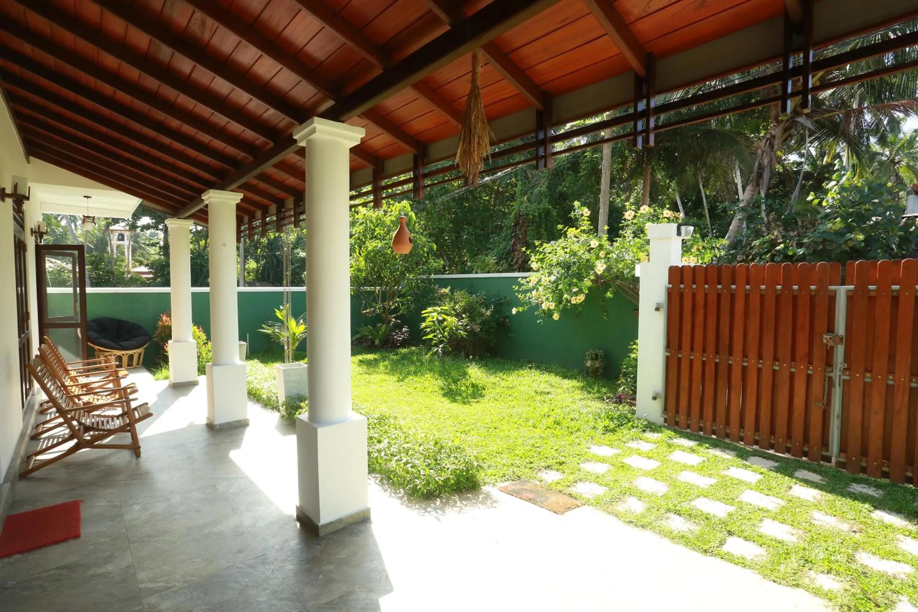Facade/entrance in River Breeze Villa Bentota