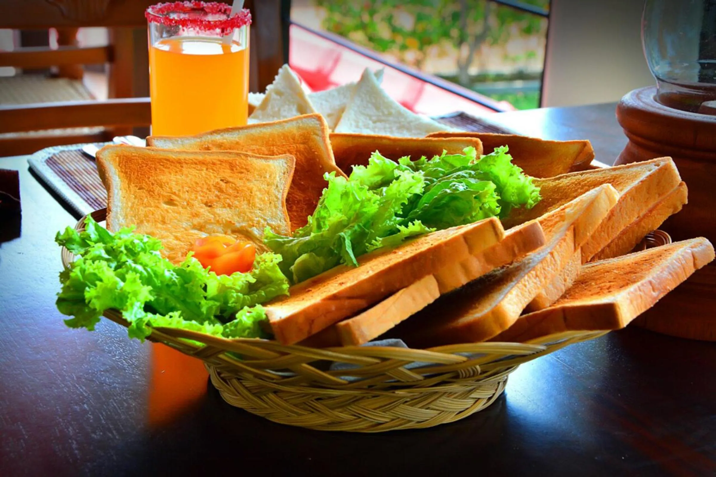 Restaurant/places to eat in River Breeze Villa Bentota