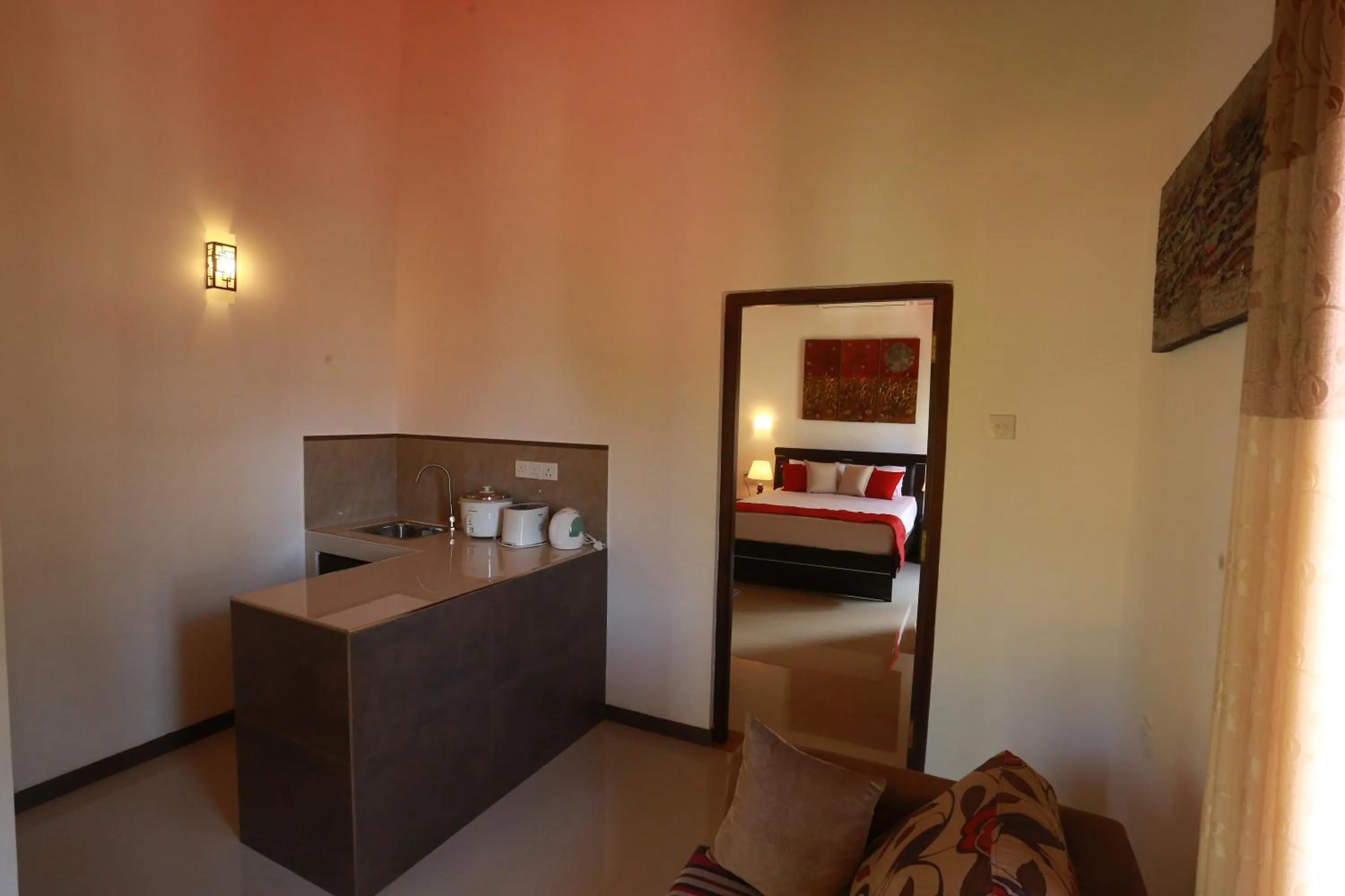 Coffee/tea facilities, Bed in River Breeze Villa Bentota