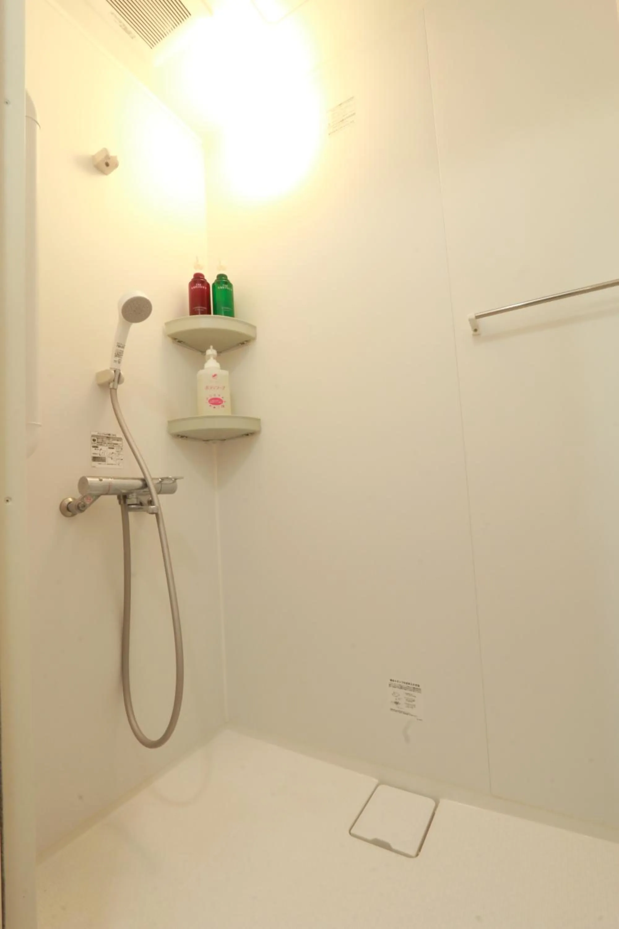 Shower in Simple Sleep 半個室style 男性専用