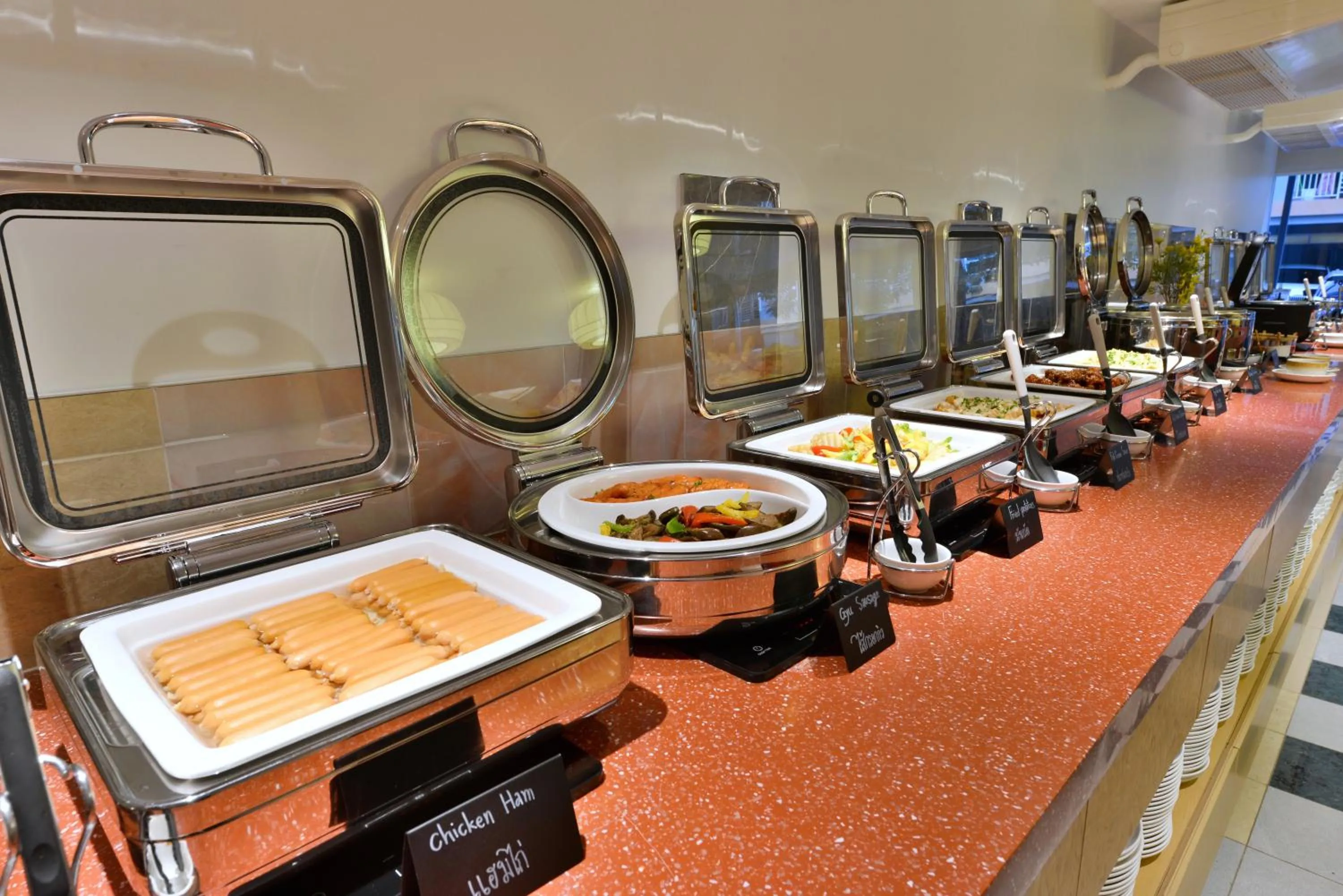 Breakfast in The Grass Serviced Suites