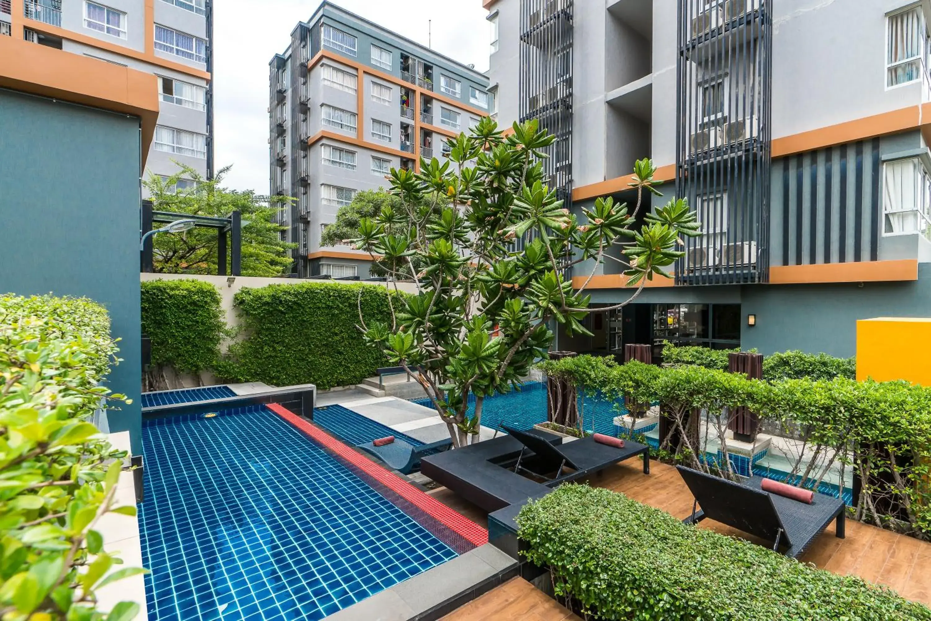 Swimming pool in The Grass Serviced Suites Swimming pool in The Grass Serviced Suites