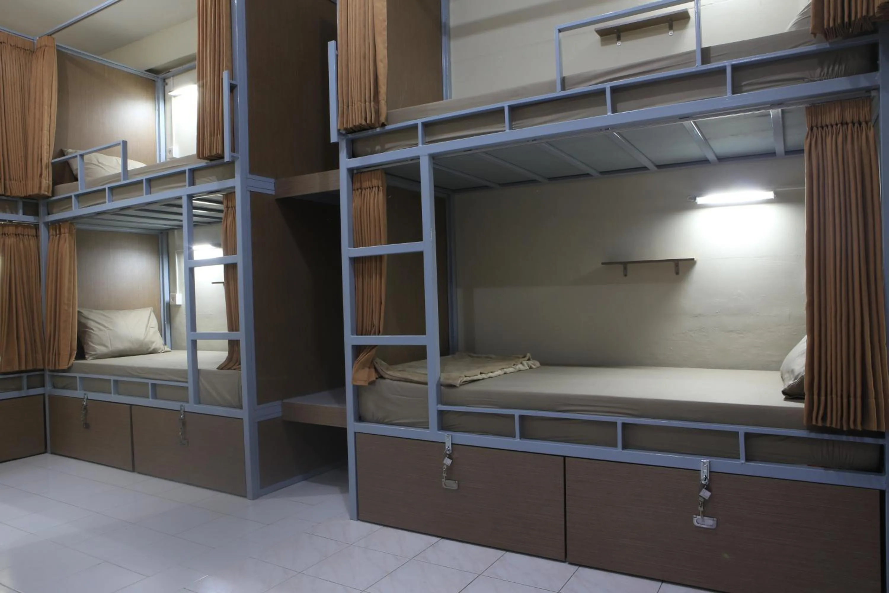 Photo of the whole room, Bed in Aru House Ubud