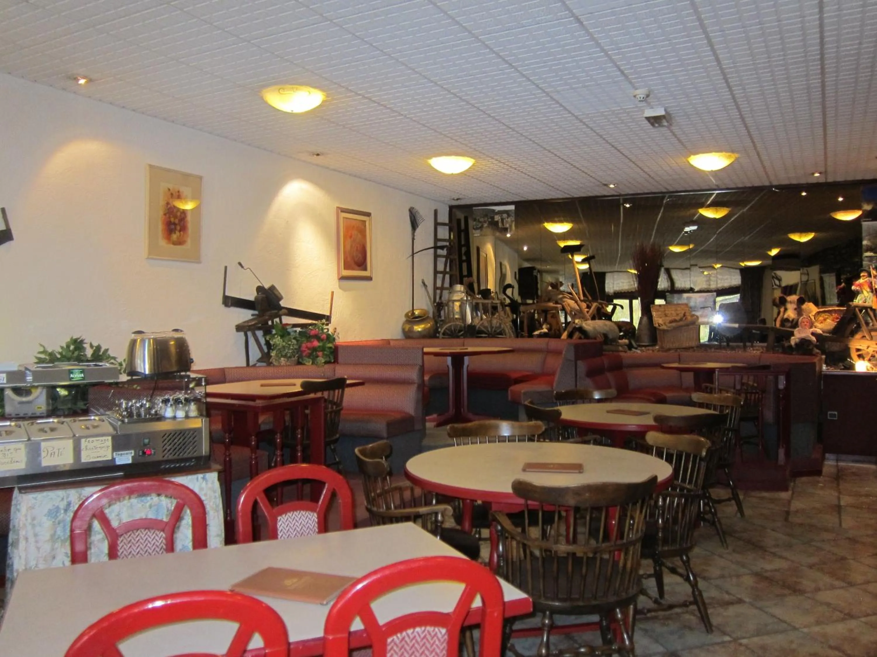 Restaurant/places to eat in Auberge d'Alsace Hotel de France