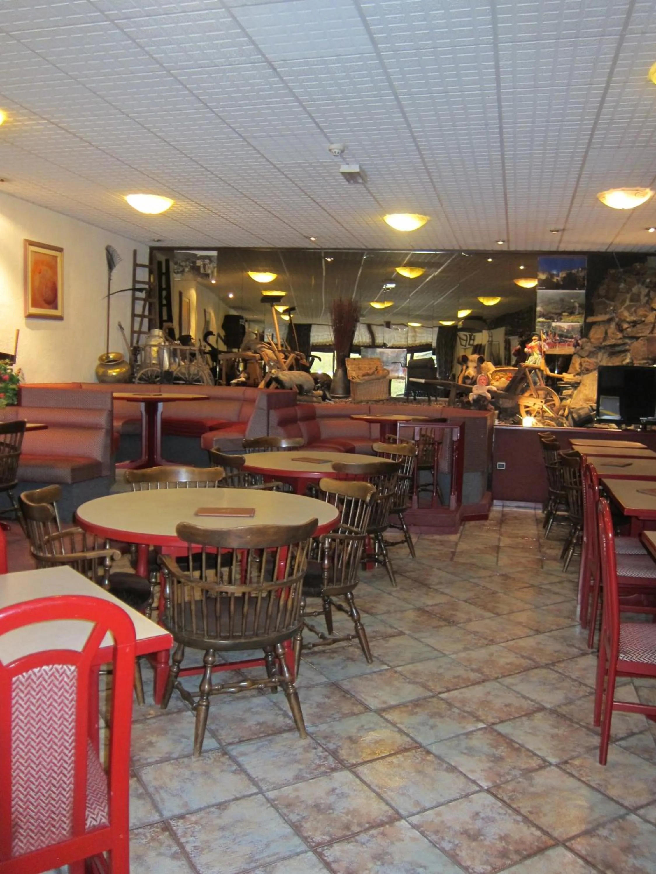 Restaurant/places to eat in Auberge d'Alsace Hotel de France