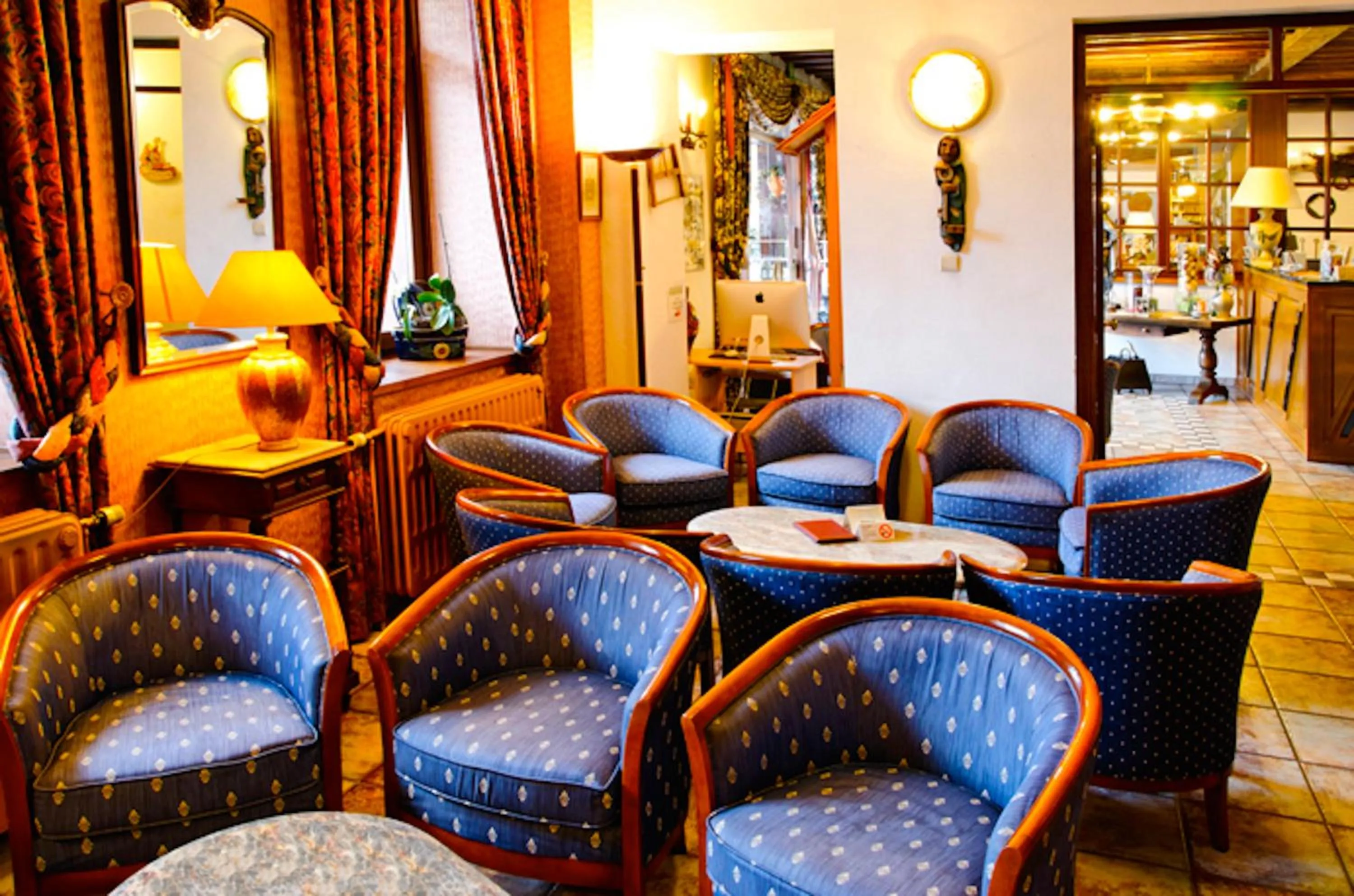 Lobby or reception in Auberge d'Alsace Hotel de France