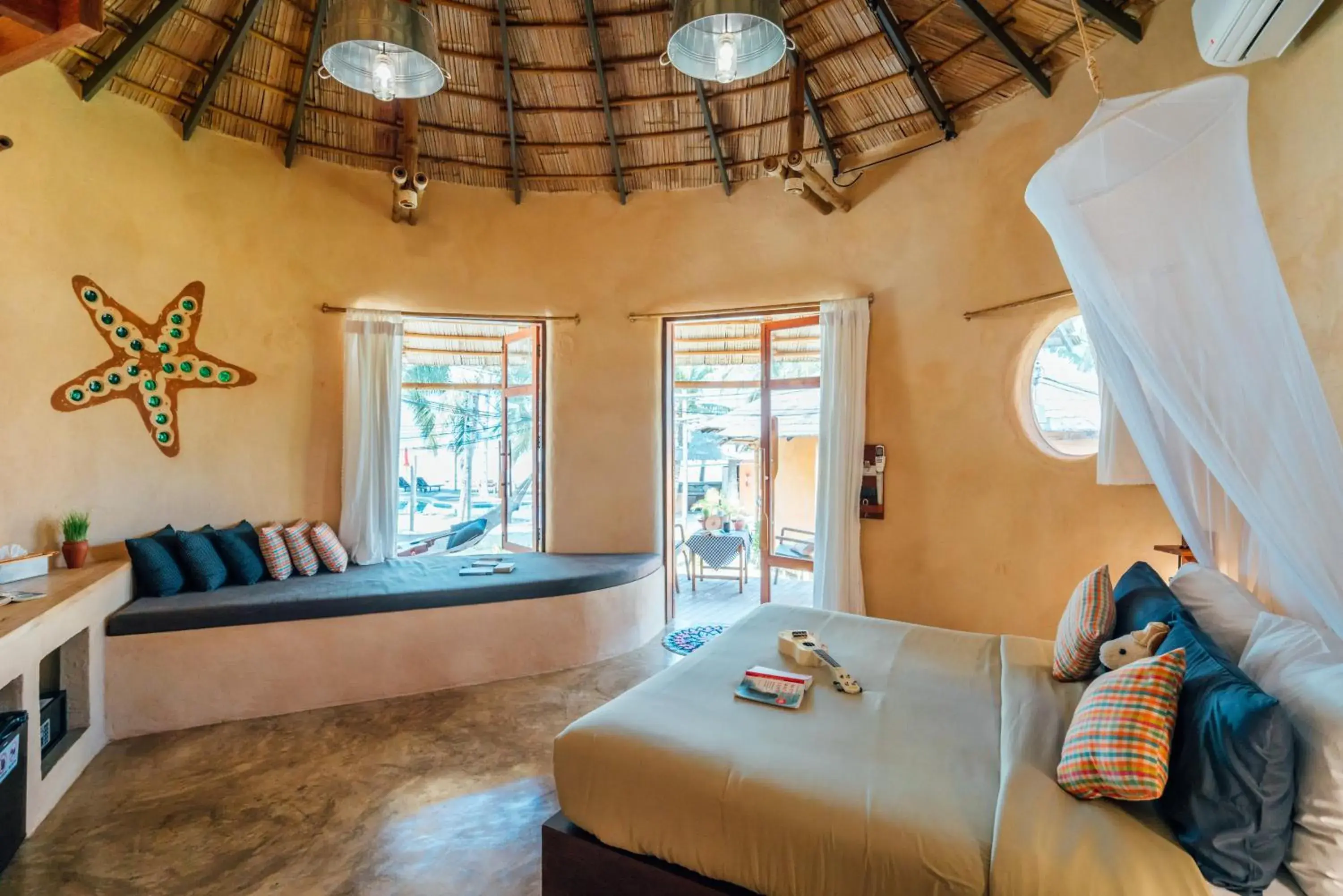 Bedroom, Bed in The Mud - Eco Hotel Bedroom, Bed in The Mud - Eco Hotel