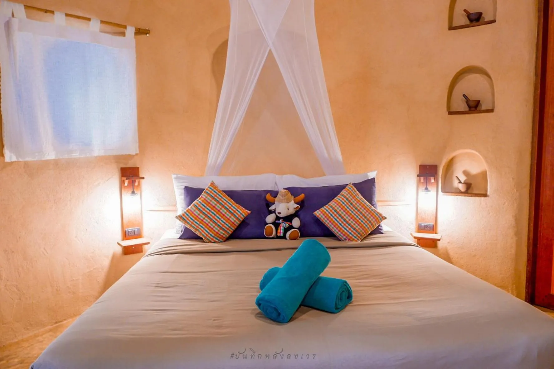 Bedroom, Bed in The Mud - Eco Hotel