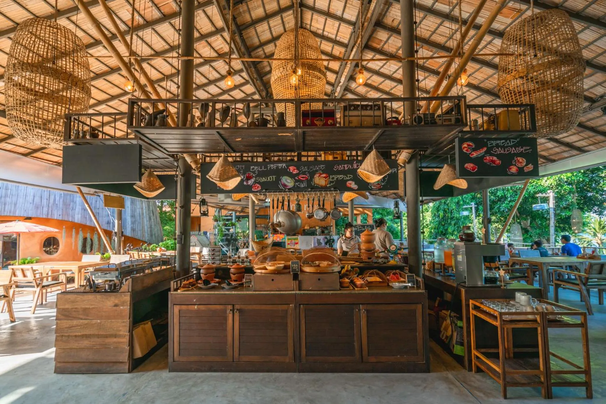 Restaurant/places to eat in The Mud - Eco Hotel