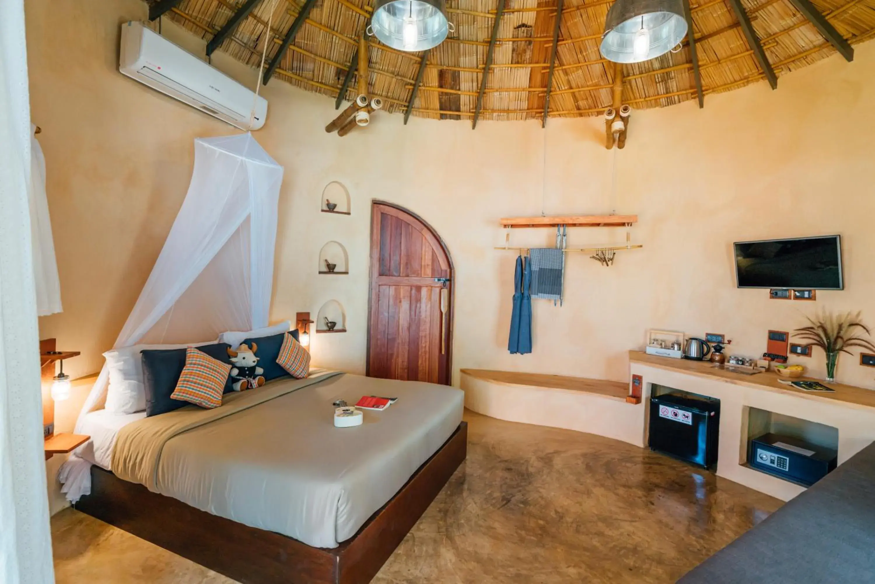 Photo of the whole room, Bed in The Mud - Eco Hotel Photo of the whole room, Bed in The Mud - Eco Hotel