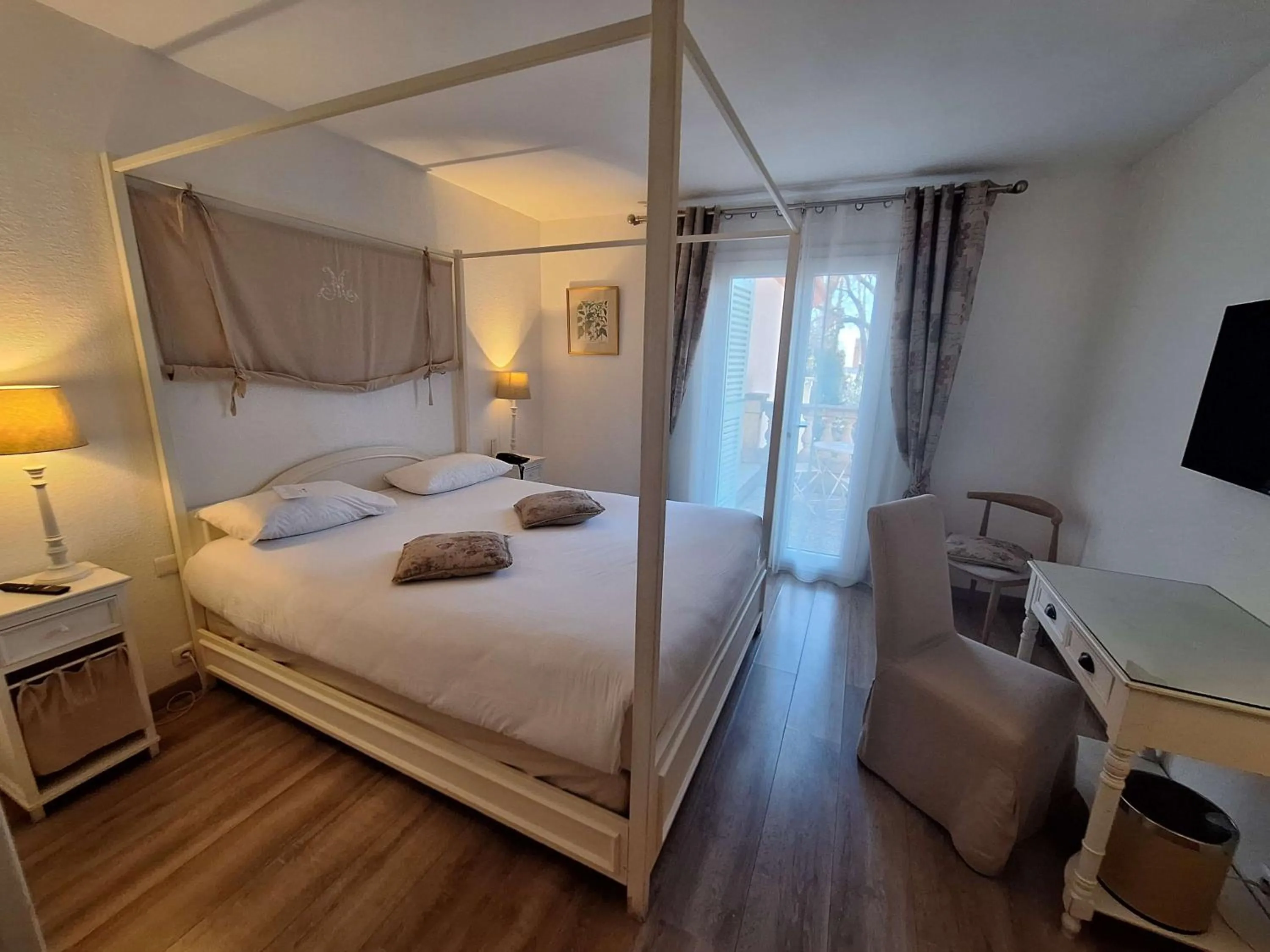 Bedroom, Bed in Best Western L'Orangerie