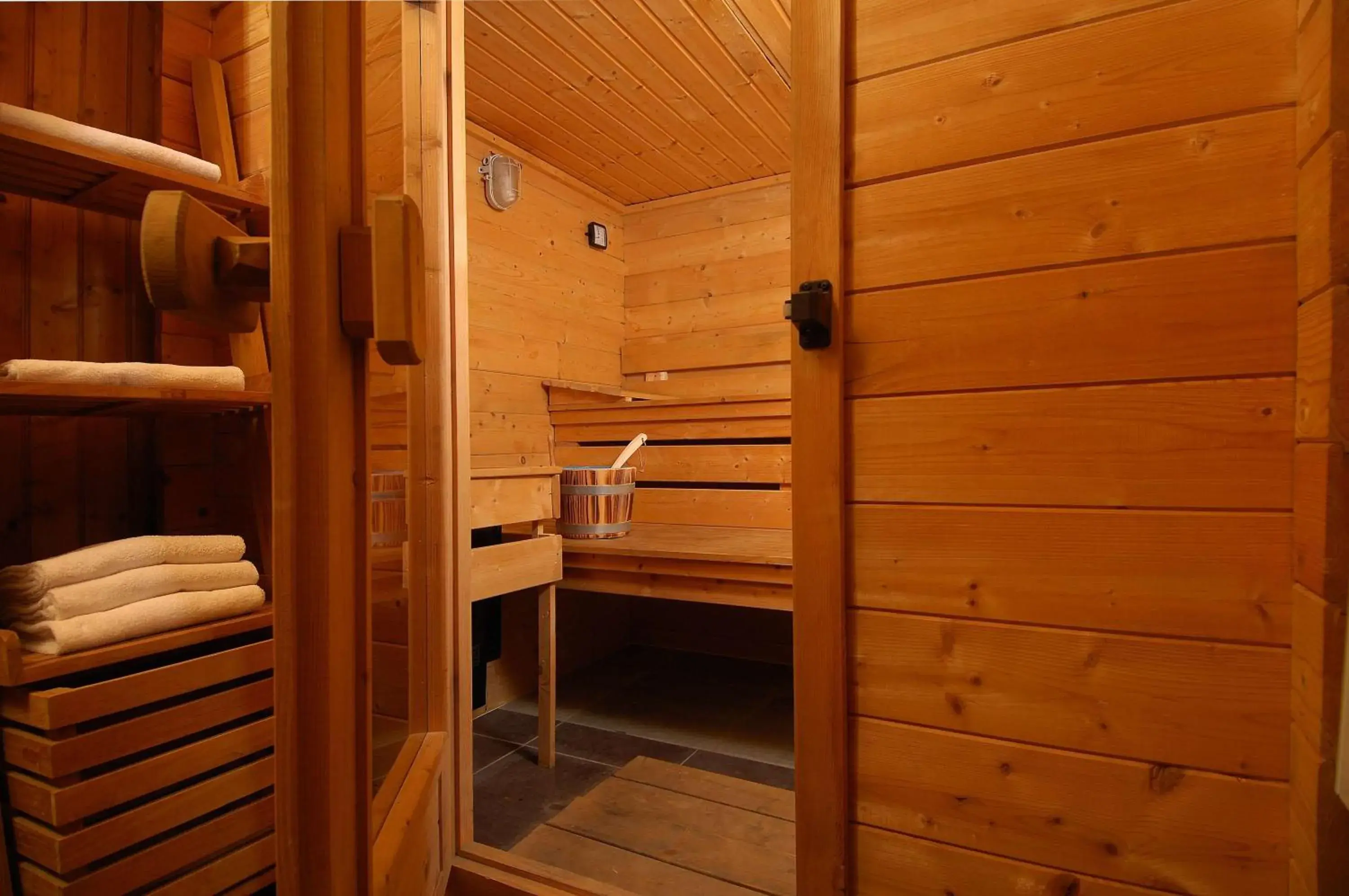 Spa and wellness centre/facilities in Best Western L'Orangerie Spa and wellness centre/facilities in Best Western L'Orangerie