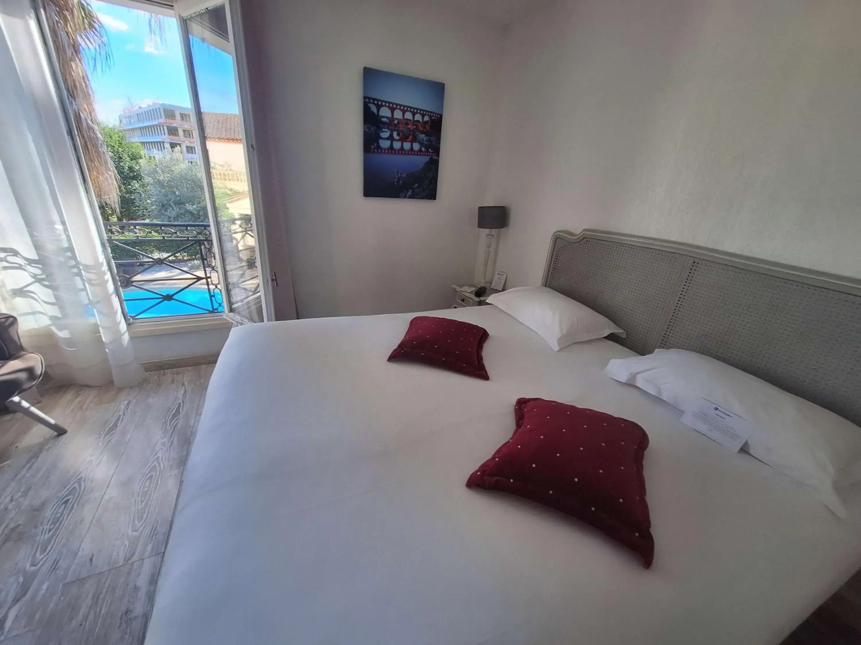 Bedroom, Bed in Best Western L'Orangerie Bedroom, Bed in Best Western L'Orangerie