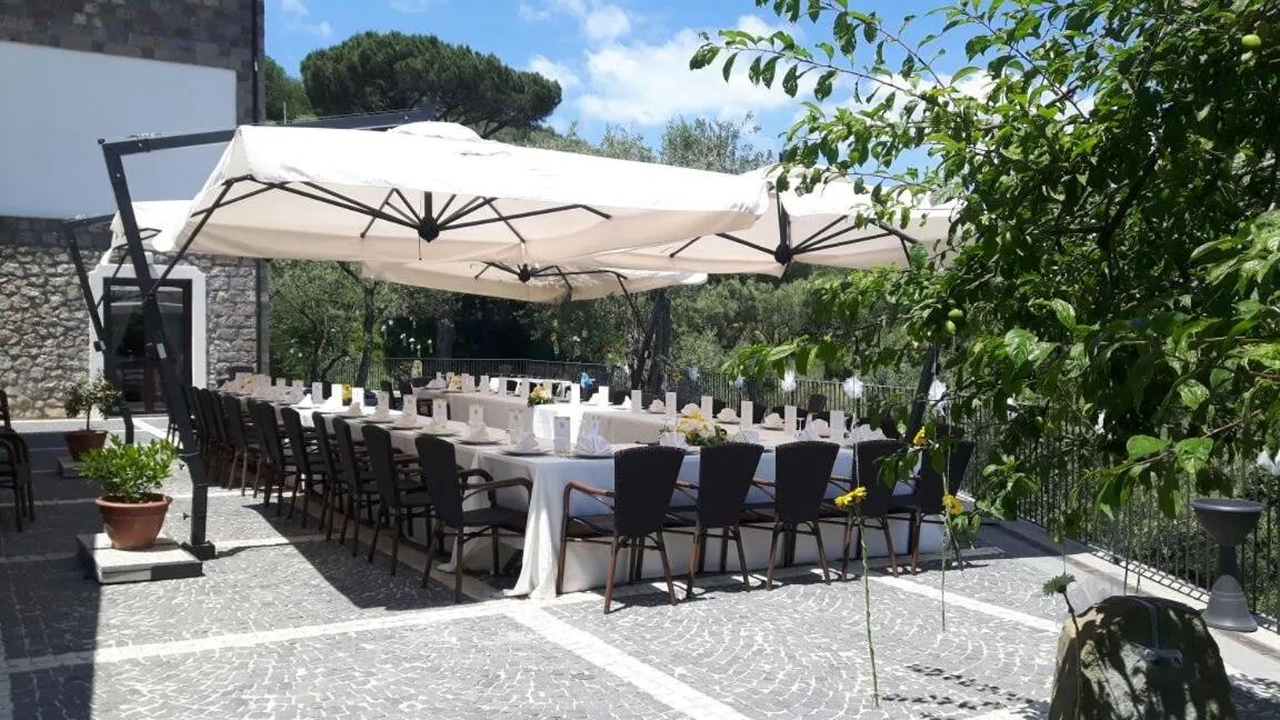 Restaurant/places to eat in Il Casale Del Mirto