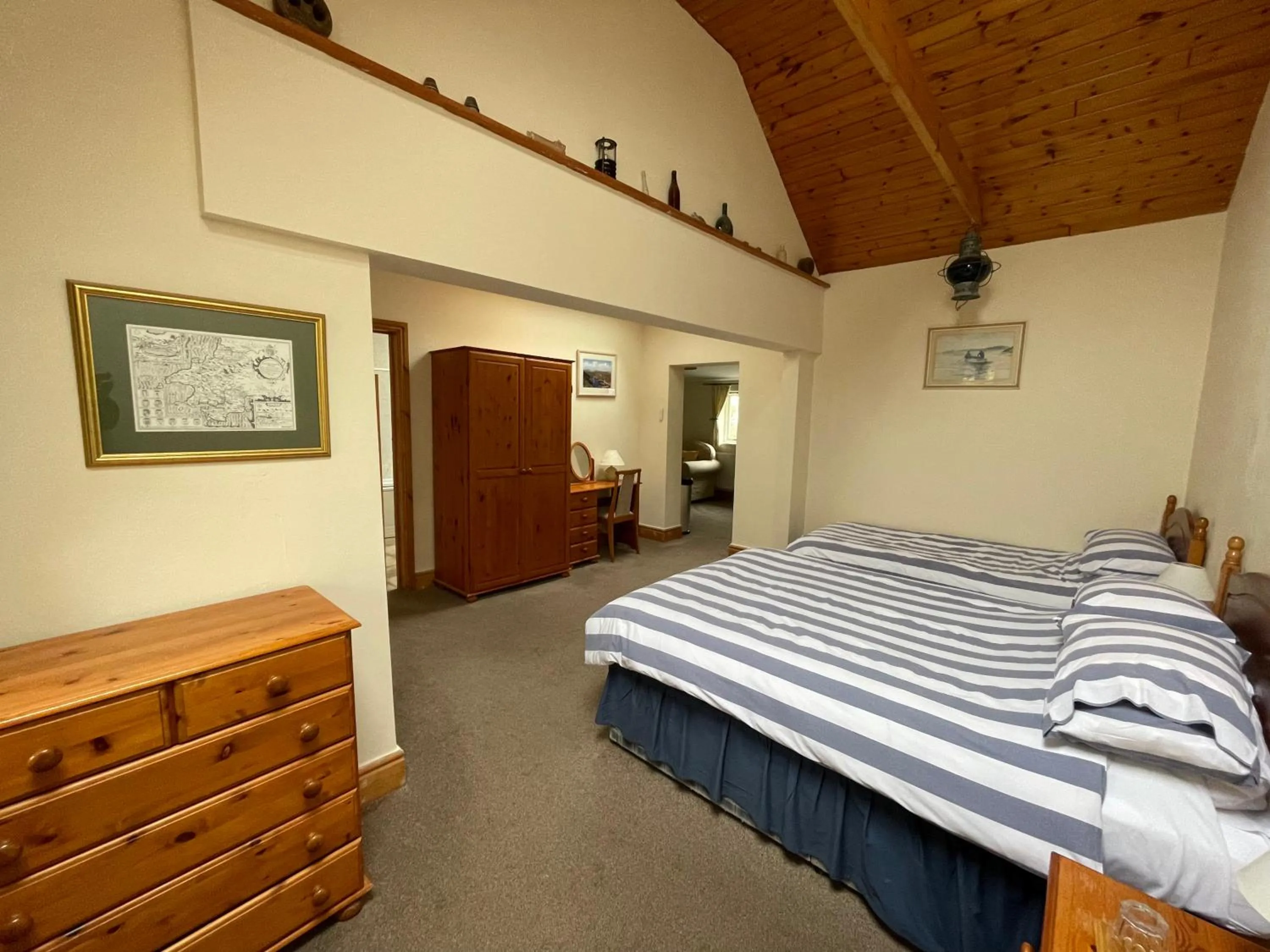 Bedroom, Bed in The Waterings
