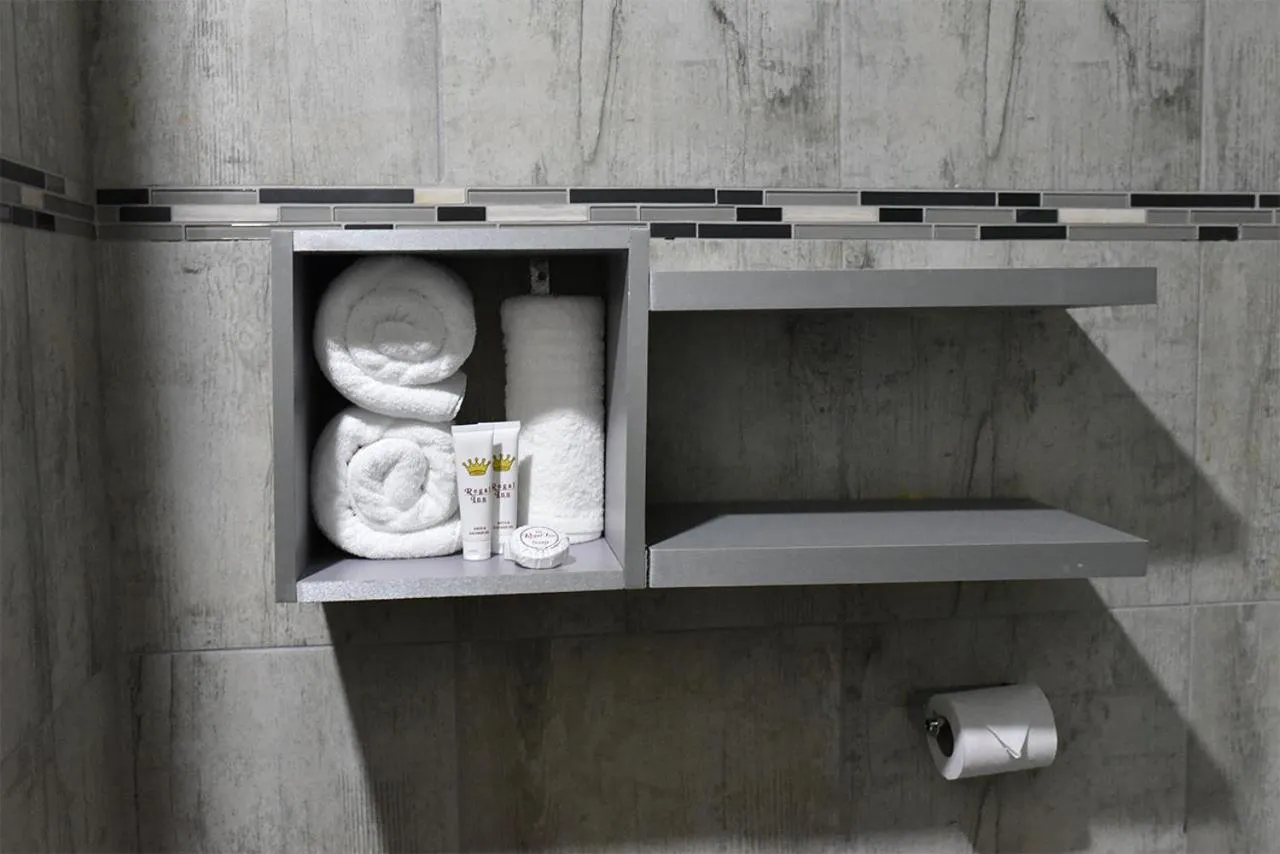 Bathroom in Regal Inn Umhlanga Gateway