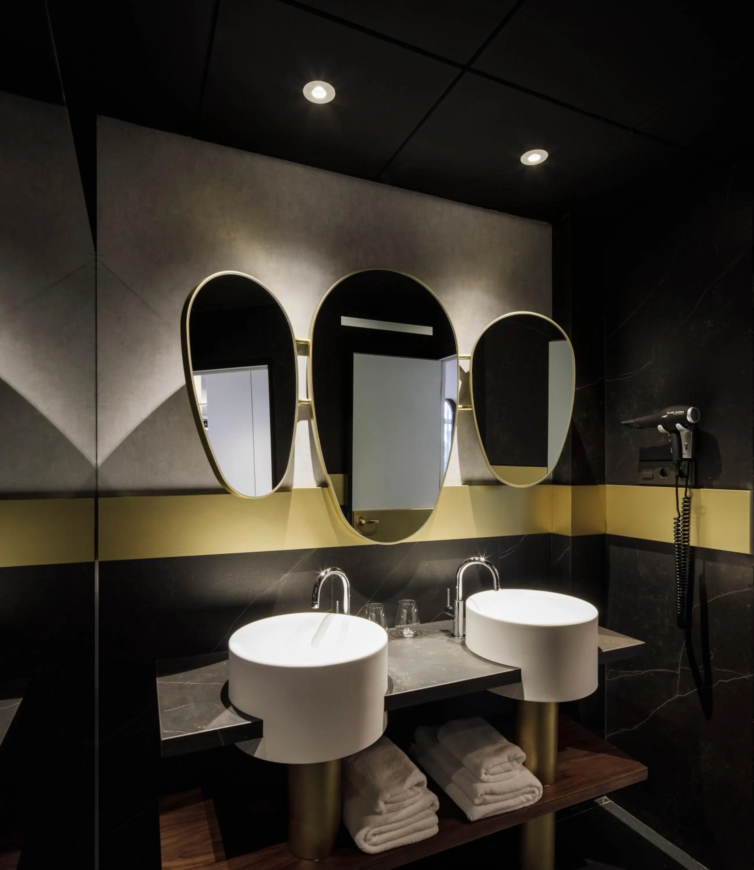 Bathroom in Hotel Colón Centro