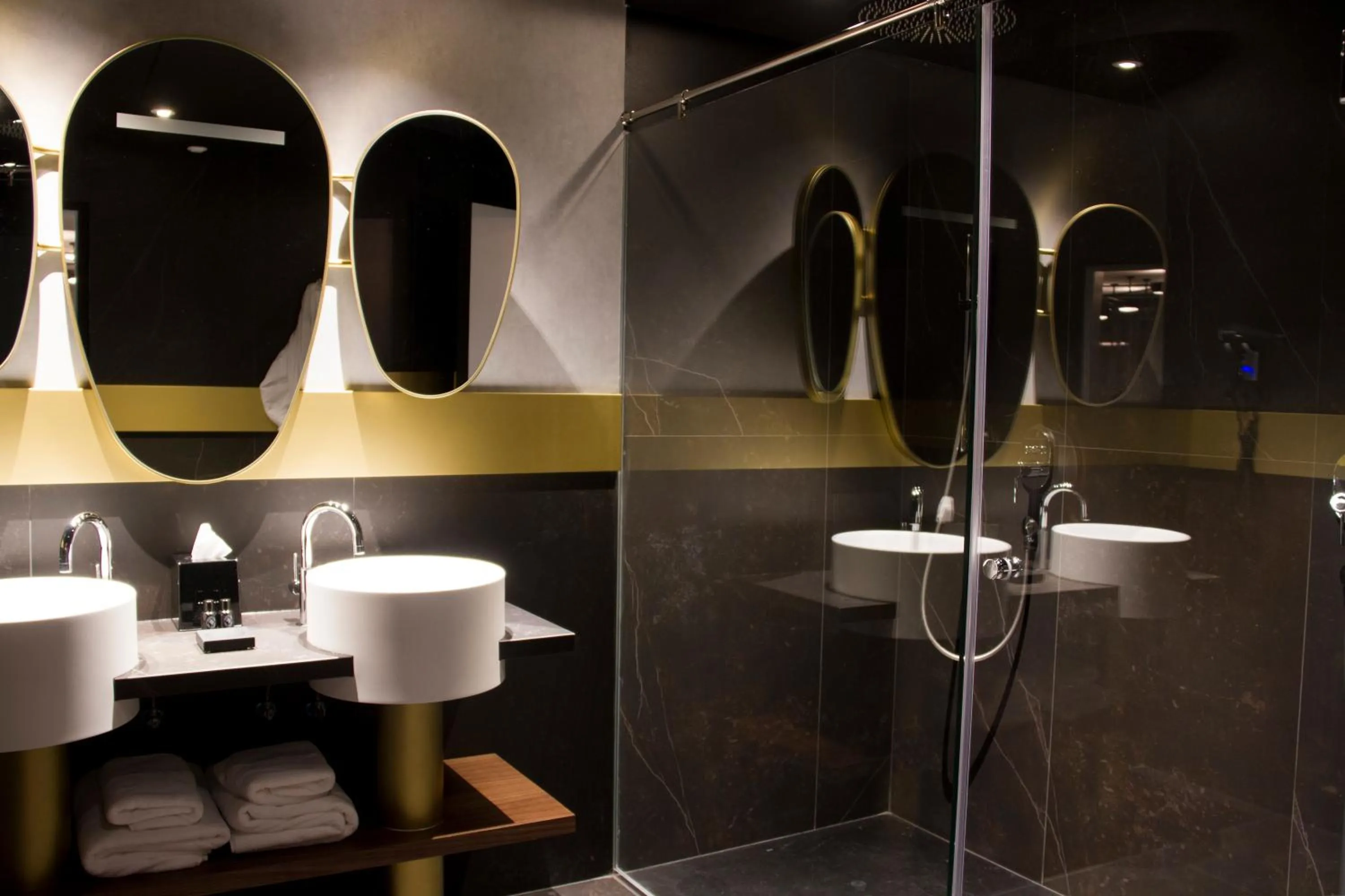 Bathroom in Hotel Colón Centro