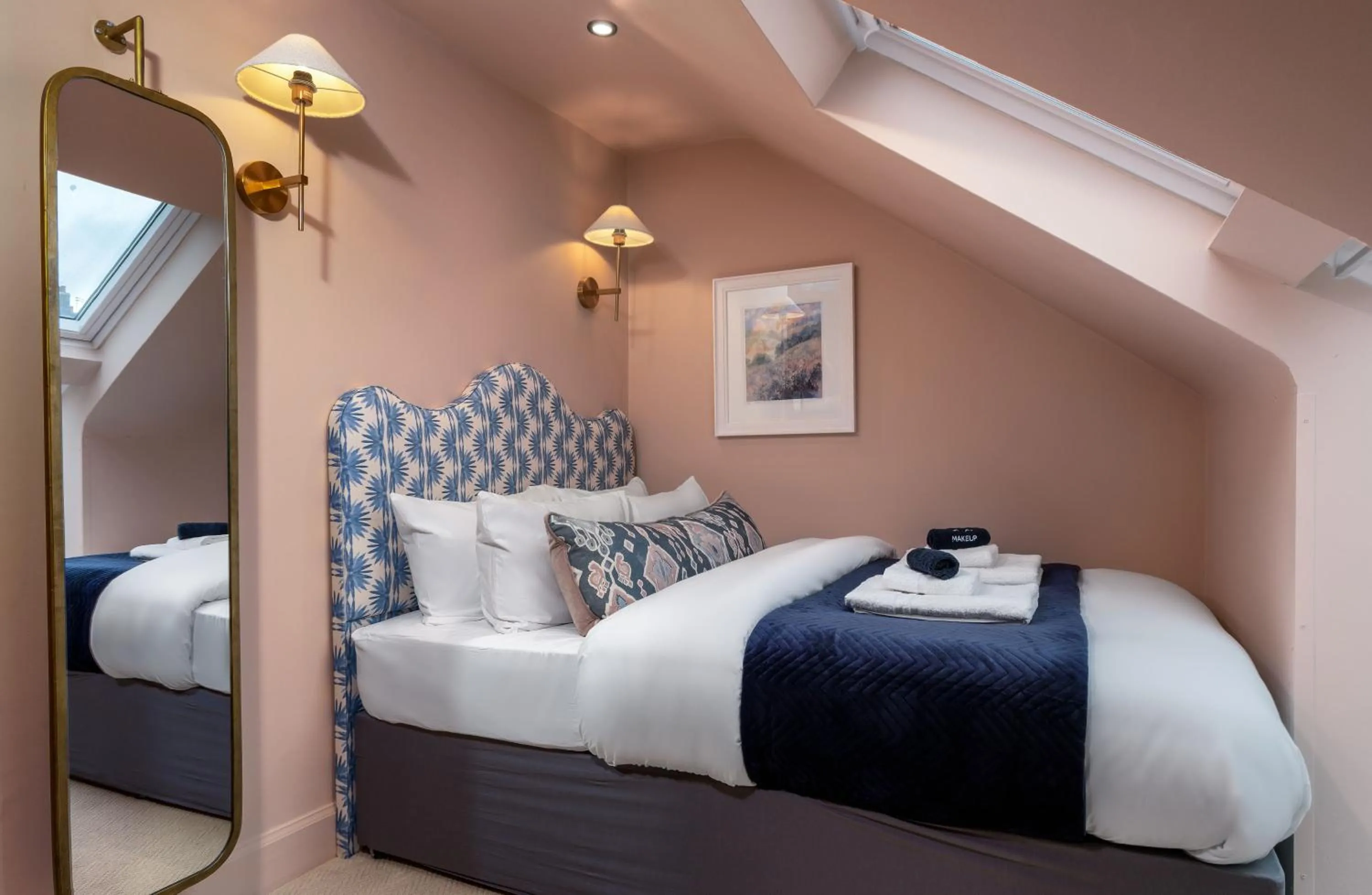 Bed in Munro Guest House