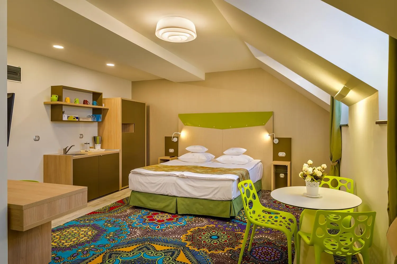 Photo of the whole room, Bed in Blumenhaus Sibiu