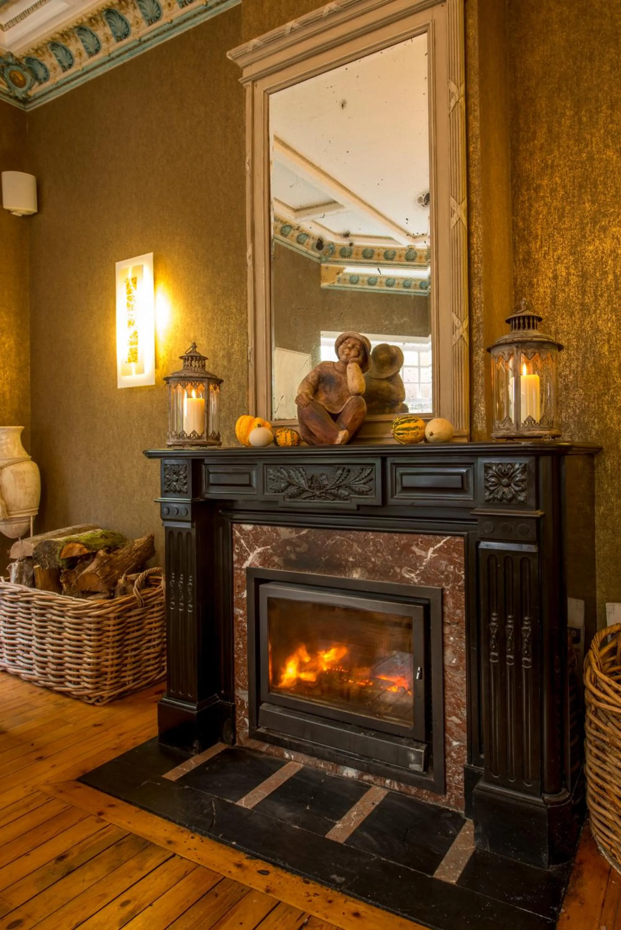 Decorative detail in Hotel La Ferronniere