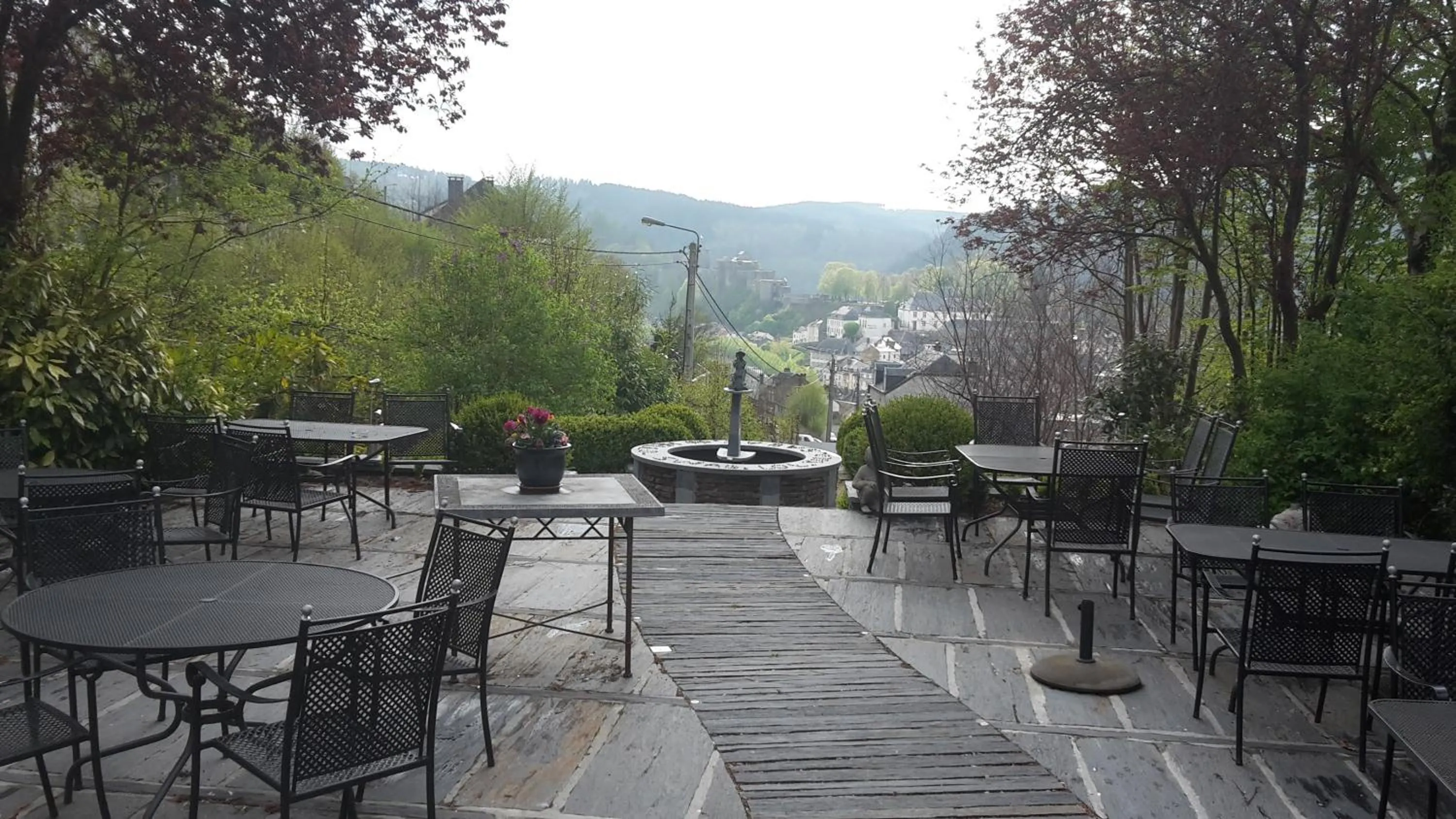 Patio in Hotel La Ferronniere