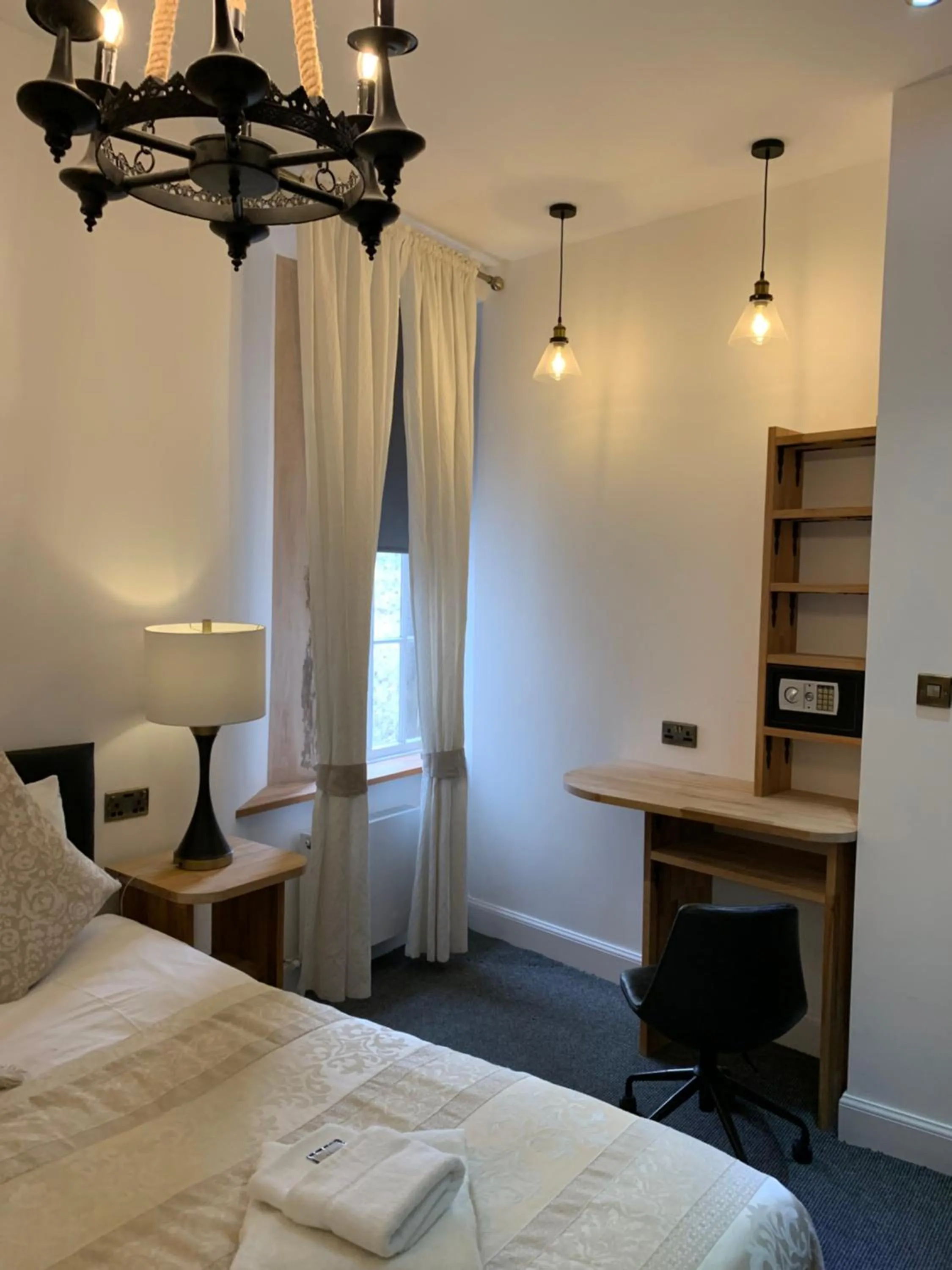 Bedroom, Bed in Royal Mile Suites by the Castle