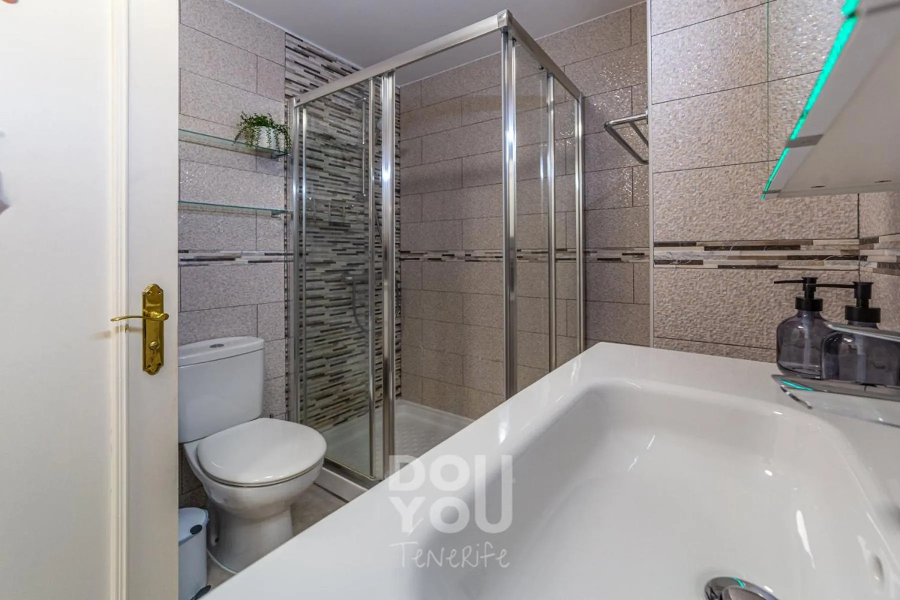 Shower in Apartment Fairways Club