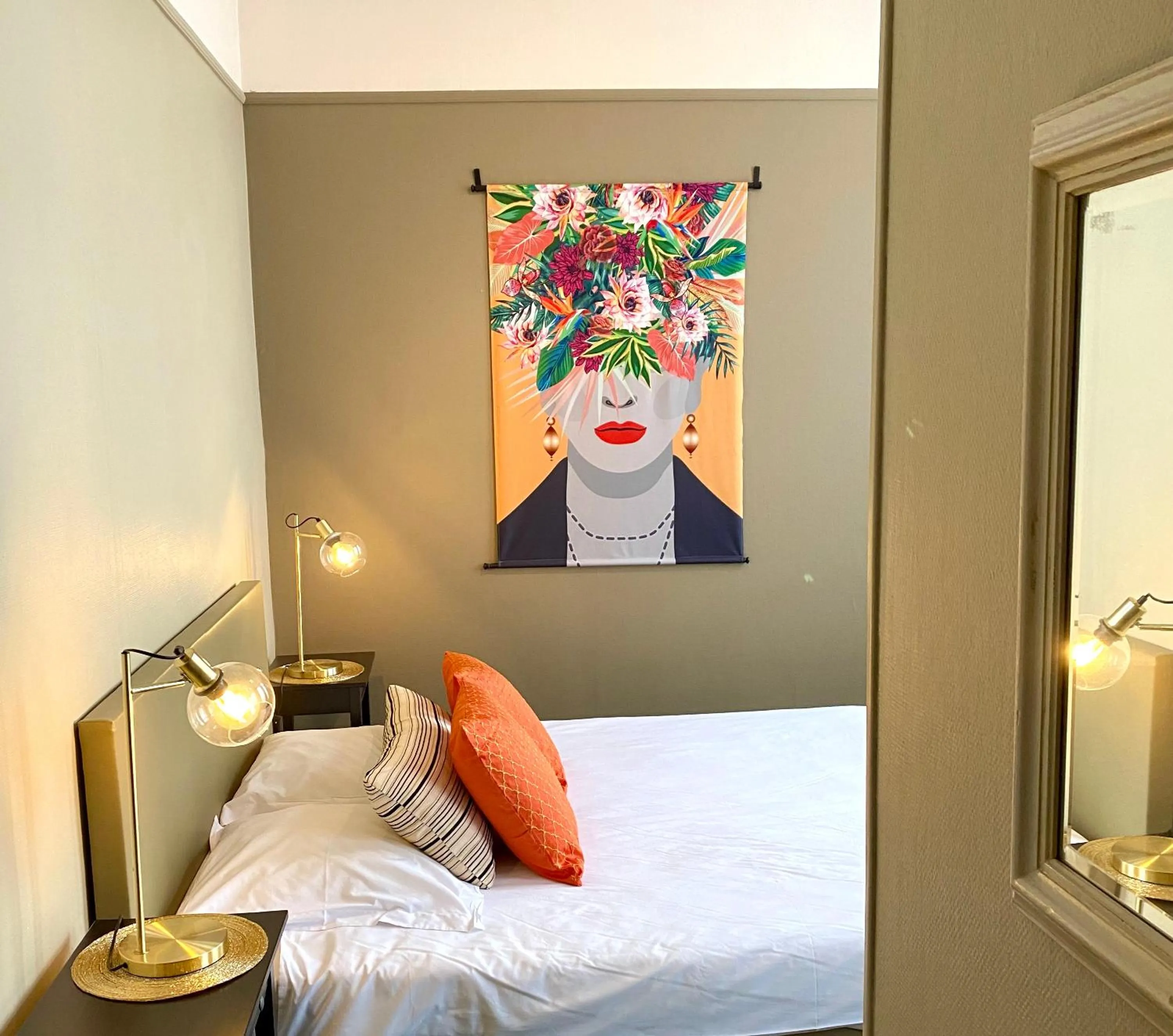 Bed in Logies Graaf Van Vlaanderen