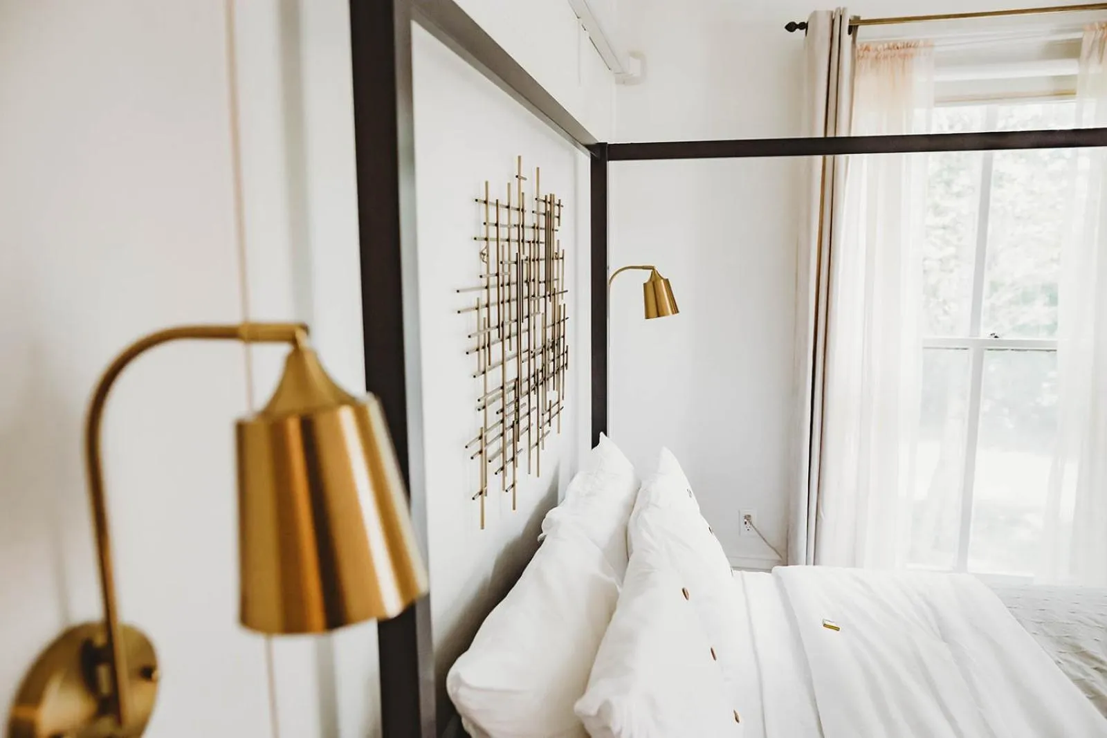 Bed in The Montague Rose Inn & Cafe