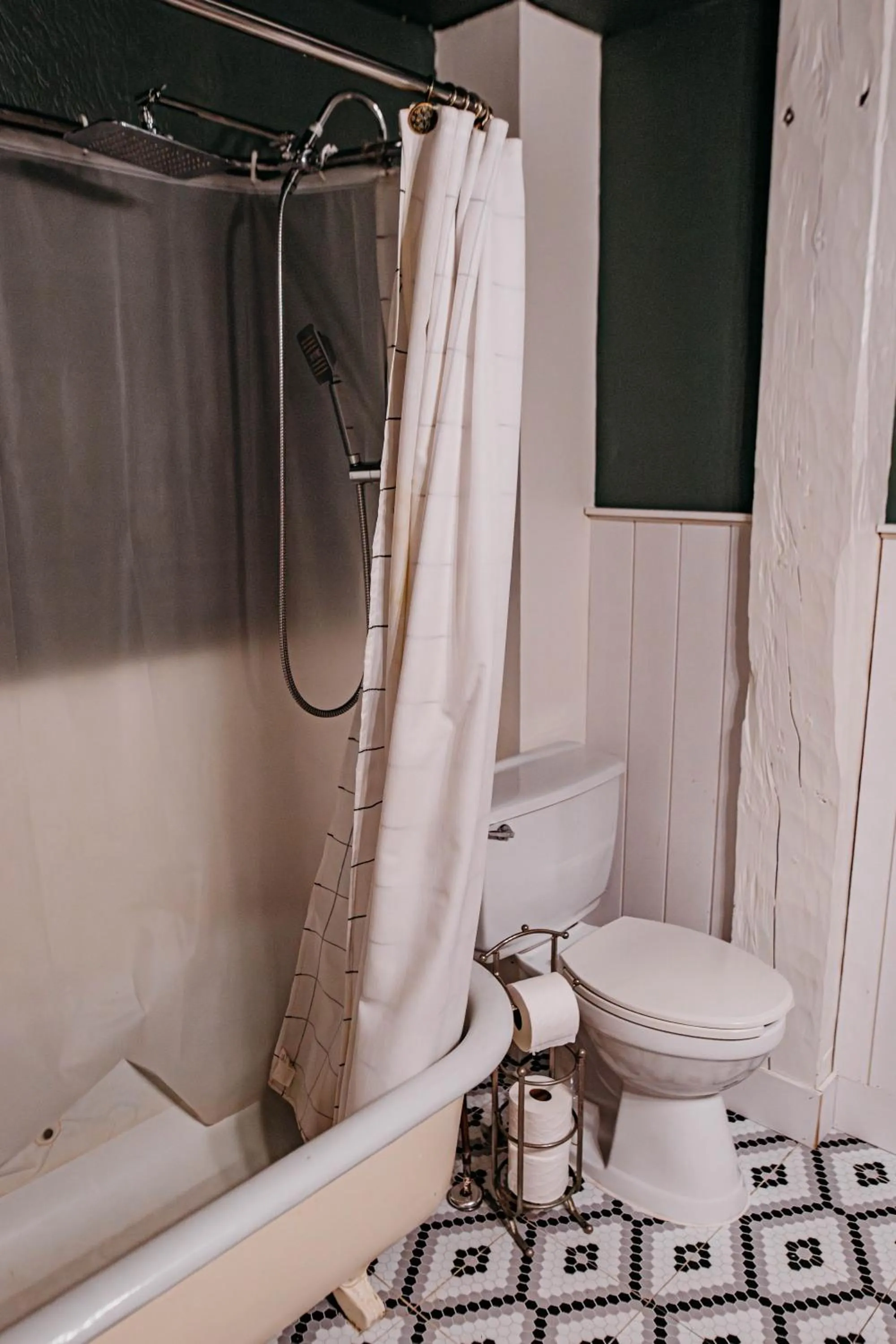 The Montague Rose Inn & Cafe