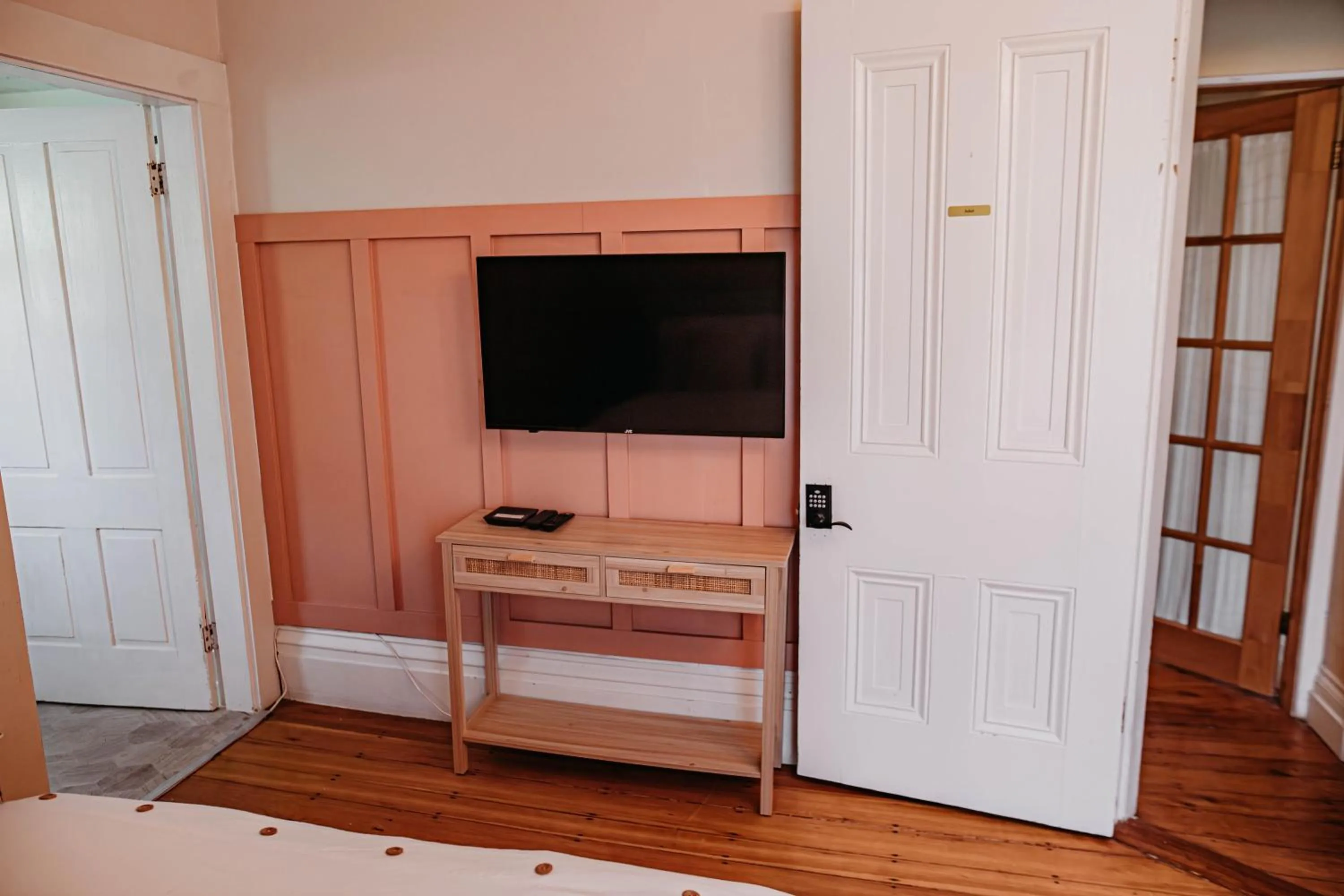 The Montague Rose Inn & Cafe