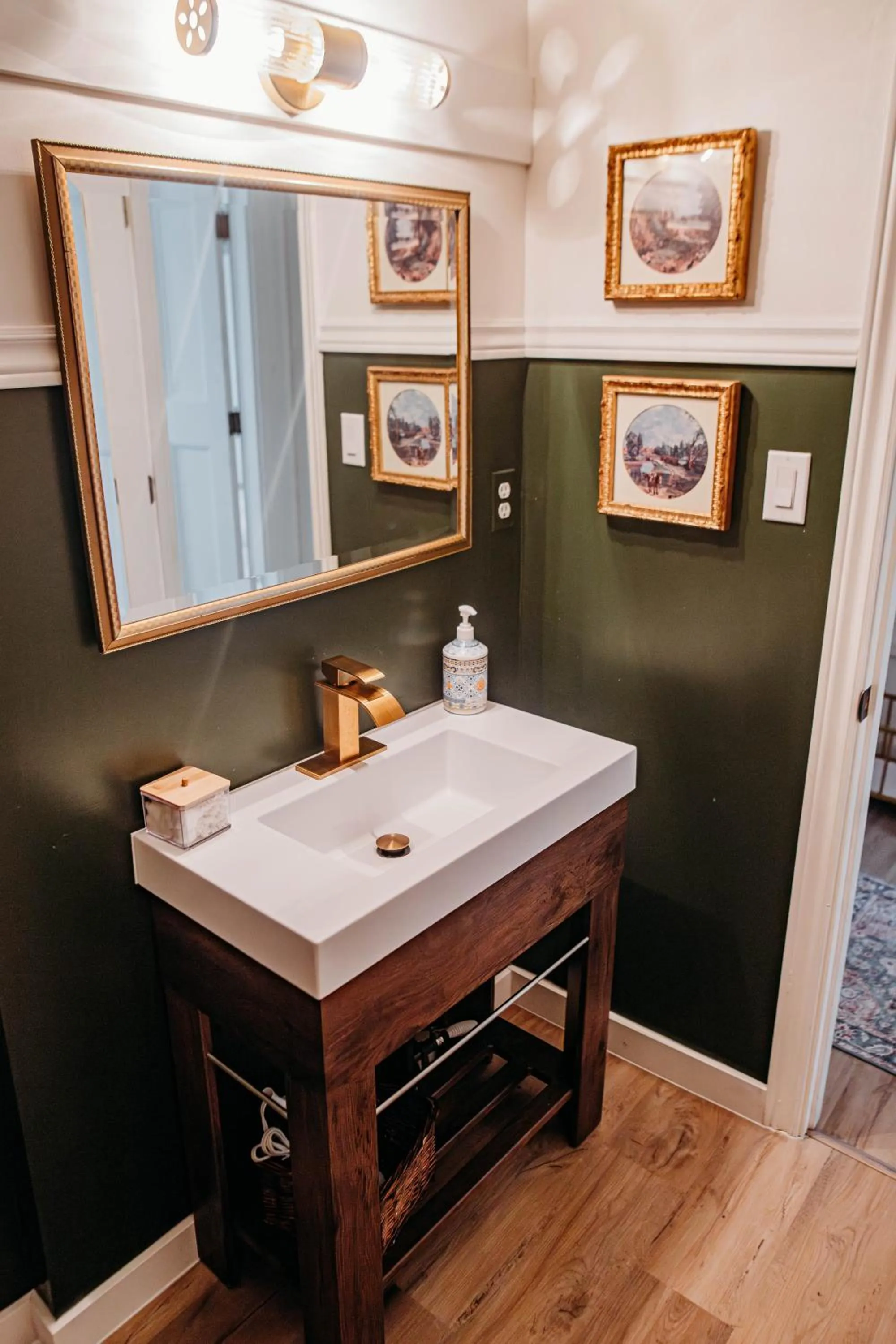 The Montague Rose Inn & Cafe